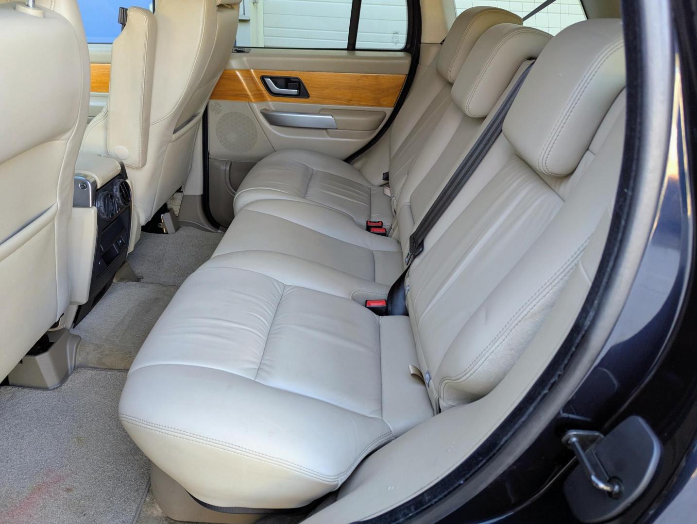 2009 Dark Blue Metallic /Almond Leather Land Rover Range Rover Sport HSE Luxury PKG (SALSK25439A) with an 4.4L V8 DOHC 32V engine, 6-Speed Automatic Overdrive transmission, located at 603 Amelia Street, Plymouth, MI, 48170, (734) 459-5520, 42.378841, -83.464546 - Vehicles shown by appointment - Please call ahead - 734-459-5520, text 734-658-4573 or contact us via our web site at: http://www.selectmotors.com for complete Inventory, Photos, Videos and FREE Carfax Reports. 2009 Land Rover Range Rover Sport, Luxury package. Dark Blue Metallic with Almond leat - Photo#6