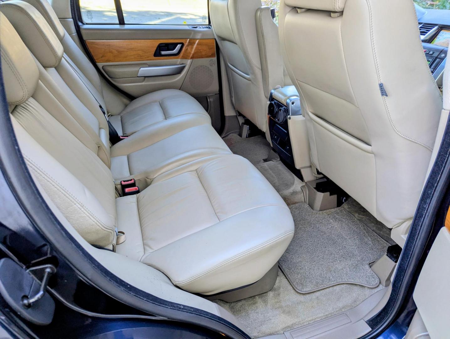 2009 Dark Blue Metallic /Almond Leather Land Rover Range Rover Sport HSE Luxury PKG (SALSK25439A) with an 4.4L V8 DOHC 32V engine, 6-Speed Automatic Overdrive transmission, located at 603 Amelia Street, Plymouth, MI, 48170, (734) 459-5520, 42.378841, -83.464546 - Vehicles shown by appointment - Please call ahead - 734-459-5520, text 734-658-4573 or contact us via our web site at: http://www.selectmotors.com for complete Inventory, Photos, Videos and FREE Carfax Reports. 2009 Land Rover Range Rover Sport, Luxury package. Dark Blue Metallic with Almond leat - Photo#9