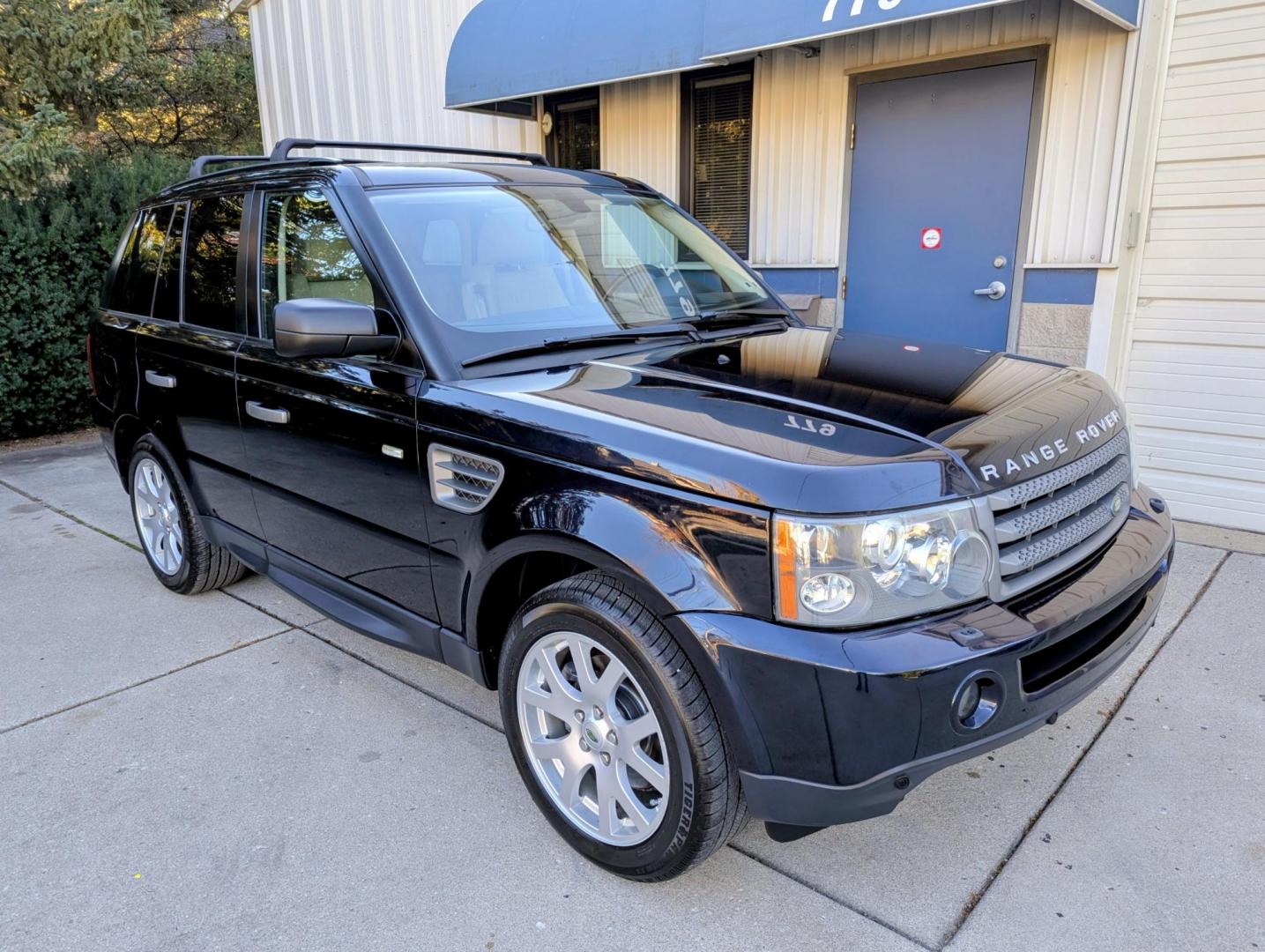 2009 Dark Blue Metallic /Almond Leather Land Rover Range Rover Sport HSE Luxury PKG (SALSK25439A) with an 4.4L V8 DOHC 32V engine, 6-Speed Automatic Overdrive transmission, located at 603 Amelia Street, Plymouth, MI, 48170, (734) 459-5520, 42.378841, -83.464546 - Vehicles shown by appointment - Please call ahead - 734-459-5520, text 734-658-4573 or contact us via our web site at: http://www.selectmotors.com for complete Inventory, Photos, Videos and FREE Carfax Reports. 2009 Land Rover Range Rover Sport, Luxury package. Dark Blue Metallic with Almond leat - Photo#11