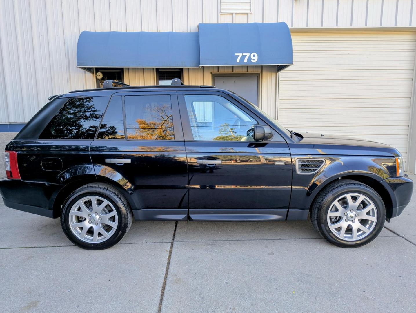 2009 Dark Blue Metallic /Almond Leather Land Rover Range Rover Sport HSE Luxury PKG (SALSK25439A) with an 4.4L V8 DOHC 32V engine, 6-Speed Automatic Overdrive transmission, located at 603 Amelia Street, Plymouth, MI, 48170, (734) 459-5520, 42.378841, -83.464546 - Vehicles shown by appointment - Please call ahead - 734-459-5520, text 734-658-4573 or contact us via our web site at: http://www.selectmotors.com for complete Inventory, Photos, Videos and FREE Carfax Reports. 2009 Land Rover Range Rover Sport, Luxury package. Dark Blue Metallic with Almond leat - Photo#12