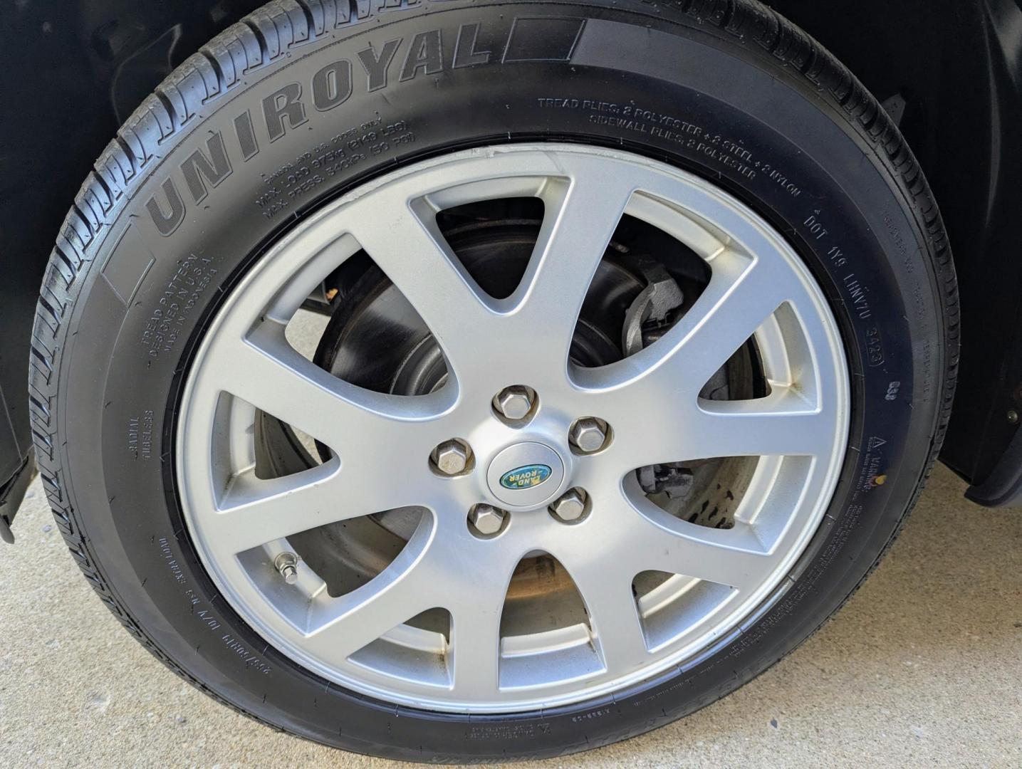 2009 Dark Blue Metallic /Almond Leather Land Rover Range Rover Sport HSE Luxury PKG (SALSK25439A) with an 4.4L V8 DOHC 32V engine, 6-Speed Automatic Overdrive transmission, located at 603 Amelia Street, Plymouth, MI, 48170, (734) 459-5520, 42.378841, -83.464546 - Vehicles shown by appointment - Please call ahead - 734-459-5520, text 734-658-4573 or contact us via our web site at: http://www.selectmotors.com for complete Inventory, Photos, Videos and FREE Carfax Reports. 2009 Land Rover Range Rover Sport, Luxury package. Dark Blue Metallic with Almond leat - Photo#14