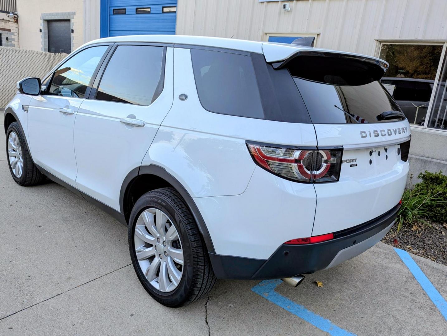 2017 White /Tan/Black Land Rover Discovery Sport HSE LUX (SALCT2BG3HH) with an 2.0L L4 DOHC 16V engine, 9A transmission, located at 603 Amelia Street, Plymouth, MI, 48170, (734) 459-5520, 42.378841, -83.464546 - Vehicles shown by appointment - Please call ahead - 734-459-5520, text 734-658-4573 or contact us via our web site at: http://www.selectmotors.com for complete Inventory, Photos, Videos and FREE Carfax Reports. 2017 Land Rover Discovery Sport HSE Luxury, Fuji White, Tan/Black Windsor leather in - Photo#3