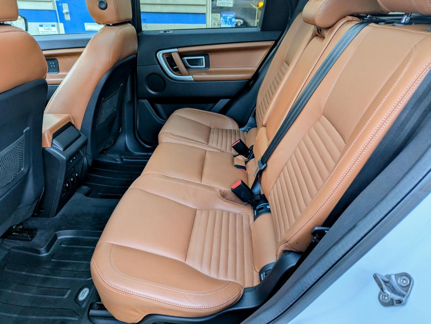 2017 White /Tan/Black Land Rover Discovery Sport HSE LUX (SALCT2BG3HH) with an 2.0L L4 DOHC 16V engine, 9A transmission, located at 603 Amelia Street, Plymouth, MI, 48170, (734) 459-5520, 42.378841, -83.464546 - Vehicles shown by appointment - Please call ahead - 734-459-5520, text 734-658-4573 or contact us via our web site at: http://www.selectmotors.com for complete Inventory, Photos, Videos and FREE Carfax Reports. 2017 Land Rover Discovery Sport HSE Luxury, Fuji White, Tan/Black Windsor leather in - Photo#5