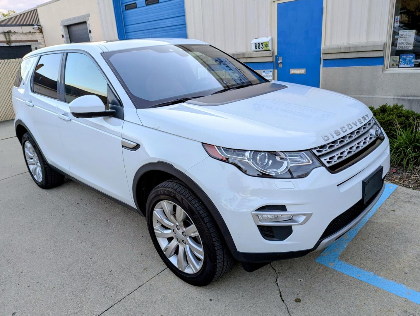 2017 White /Tan/Black Land Rover Discovery Sport HSE LUX (SALCT2BG3HH) with an 2.0L L4 DOHC 16V engine, 9A transmission, located at 603 Amelia Street, Plymouth, MI, 48170, (734) 459-5520, 42.378841, -83.464546 - Vehicles shown by appointment - Please call ahead - 734-459-5520, text 734-658-4573 or contact us via our web site at: http://www.selectmotors.com for complete Inventory, Photos, Videos and FREE Carfax Reports. 2017 Land Rover Discovery Sport HSE Luxury, Fuji White, Tan/Black Windsor leather in - Photo#10