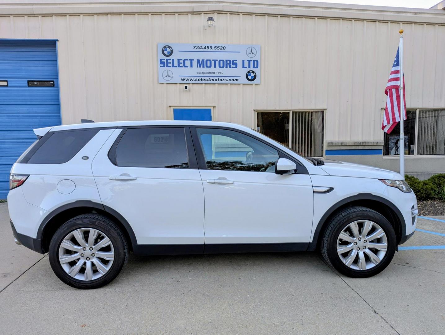 2017 White /Tan/Black Land Rover Discovery Sport HSE LUX (SALCT2BG3HH) with an 2.0L L4 DOHC 16V engine, 9A transmission, located at 603 Amelia Street, Plymouth, MI, 48170, (734) 459-5520, 42.378841, -83.464546 - Vehicles shown by appointment - Please call ahead - 734-459-5520, text 734-658-4573 or contact us via our web site at: http://www.selectmotors.com for complete Inventory, Photos, Videos and FREE Carfax Reports. 2017 Land Rover Discovery Sport HSE Luxury, Fuji White, Tan/Black Windsor leather in - Photo#11
