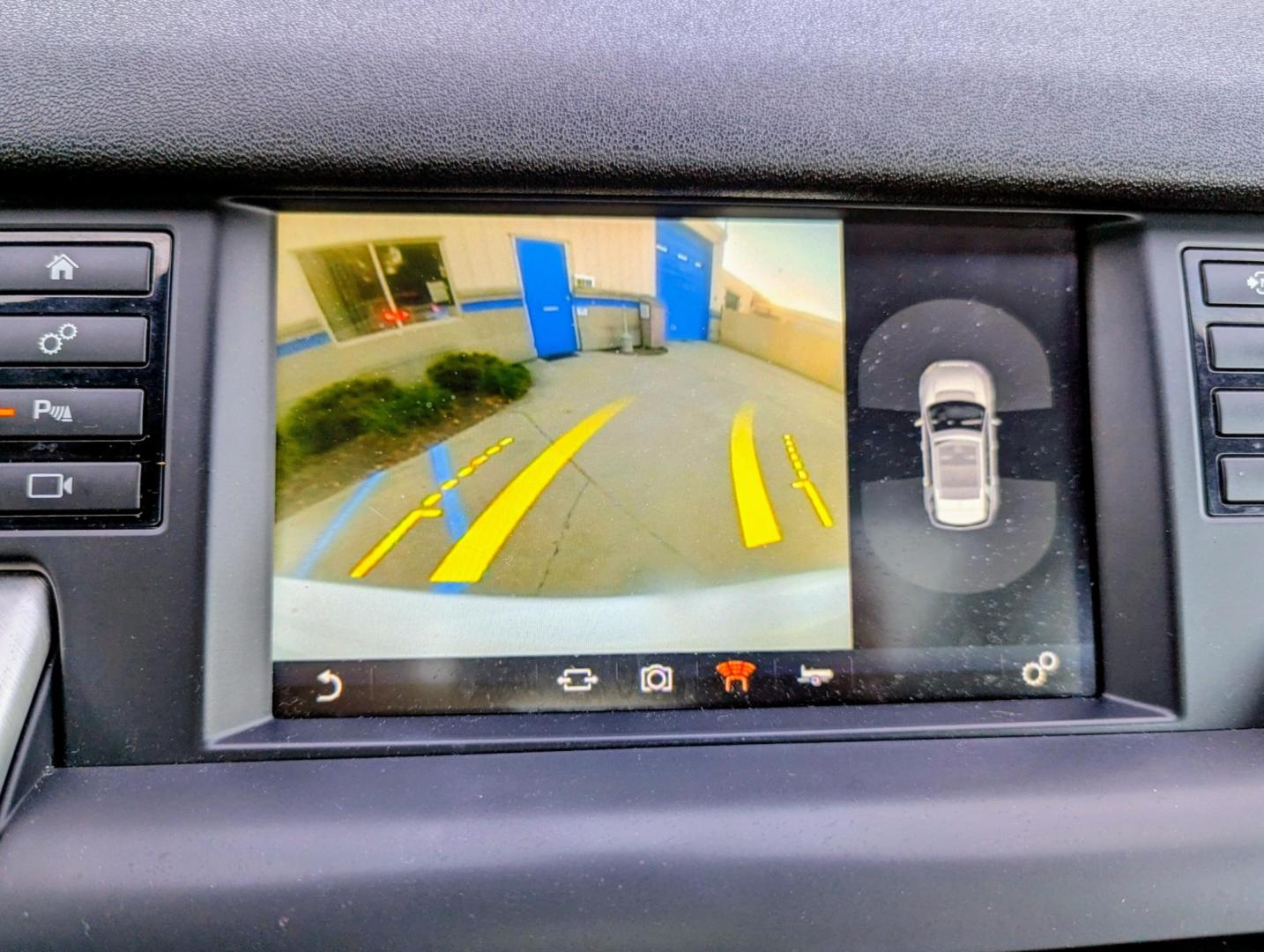 2017 White /Tan/Black Land Rover Discovery Sport HSE LUX (SALCT2BG3HH) with an 2.0L L4 DOHC 16V engine, 9A transmission, located at 603 Amelia Street, Plymouth, MI, 48170, (734) 459-5520, 42.378841, -83.464546 - Vehicles shown by appointment - Please call ahead - 734-459-5520, text 734-658-4573 or contact us via our web site at: http://www.selectmotors.com for complete Inventory, Photos, Videos and FREE Carfax Reports. 2017 Land Rover Discovery Sport HSE Luxury, Fuji White, Tan/Black Windsor leather in - Photo#17