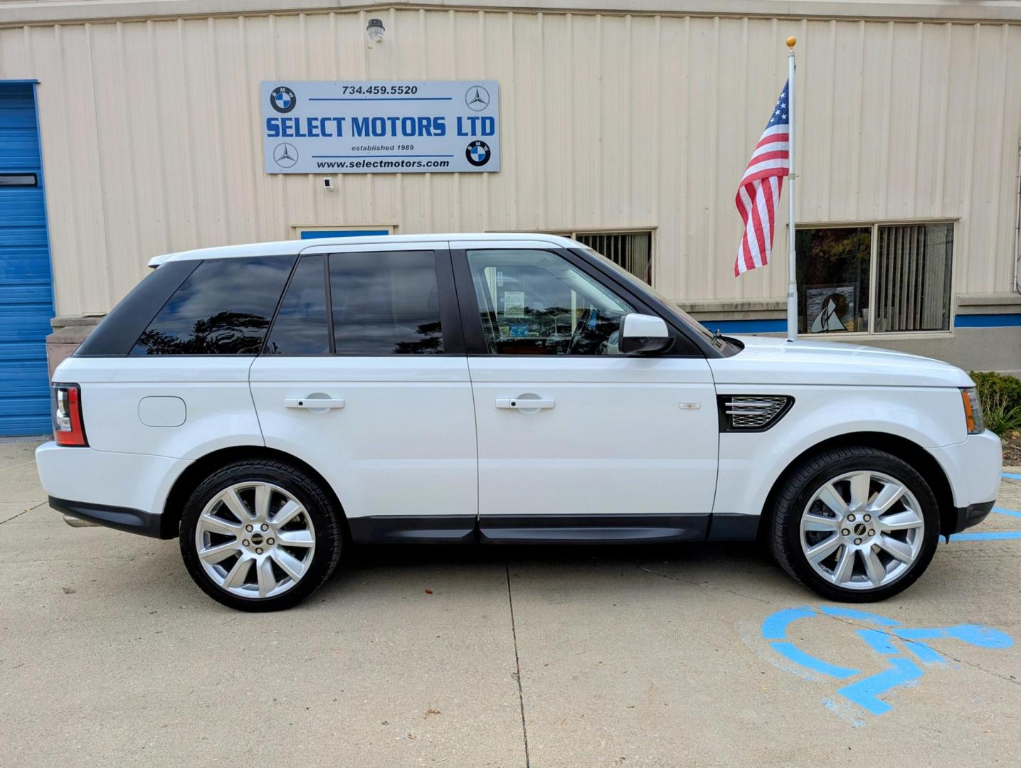2012 White /Almond Leather Land Rover Range Rover Sport Supercharged (SALSH2E42CA) with an 4.2L V8 DOHC 32V SUPERCHARGED engine, 6-Speed Automatic transmission, located at 603 Amelia Street, Plymouth, MI, 48170, (734) 459-5520, 42.378841, -83.464546 - Photo#12