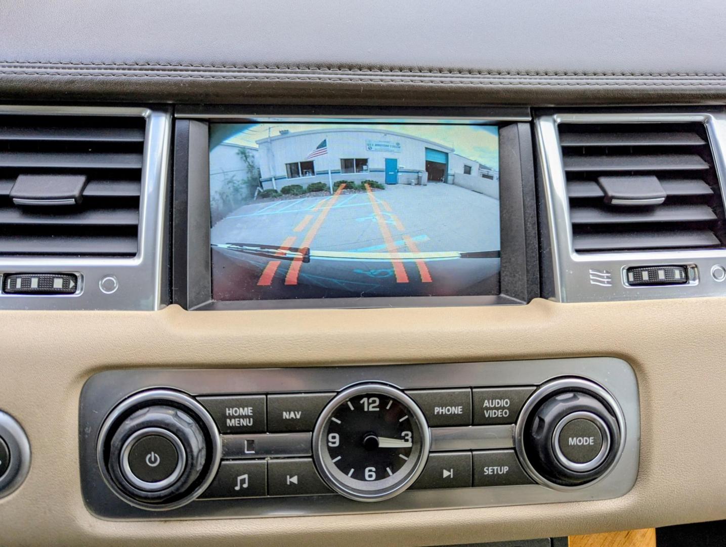 2012 White /Almond Leather Land Rover Range Rover Sport Supercharged (SALSH2E42CA) with an 4.2L V8 DOHC 32V SUPERCHARGED engine, 6-Speed Automatic transmission, located at 603 Amelia Street, Plymouth, MI, 48170, (734) 459-5520, 42.378841, -83.464546 - Photo#18