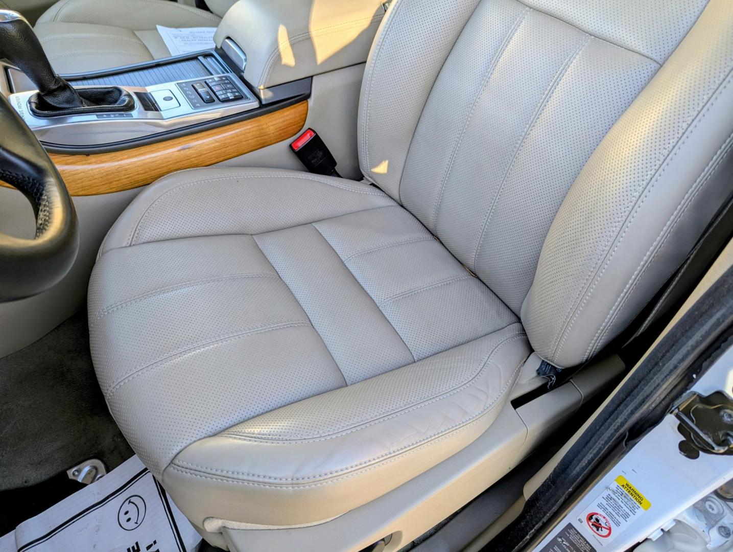 2012 White /Almond Leather Land Rover Range Rover Sport Supercharged (SALSH2E42CA) with an 4.2L V8 DOHC 32V SUPERCHARGED engine, 6-Speed Automatic transmission, located at 603 Amelia Street, Plymouth, MI, 48170, (734) 459-5520, 42.378841, -83.464546 - Photo#19