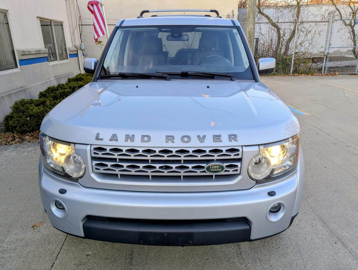 2011 Silver Metallic /Black Leather Land Rover LR4 HSE (SALAG2D40BA) with an 4.4L V8 DOHC 32V engine, 6-Speed Automatic transmission, located at 603 Amelia Street, Plymouth, MI, 48170, (734) 459-5520, 42.378841, -83.464546 - Vehicles shown by appointment - Please call ahead - 734-459-5520, text 734-658-4573 or contact us via our web site at: http://www.selectmotors.com for complete Inventory, Photos, Videos and FREE Carfax Reports. 2011 Land Rover LR4 HSE V8, Zermatt Silver Metallic, Black leather interior, 155K mile - Photo#1