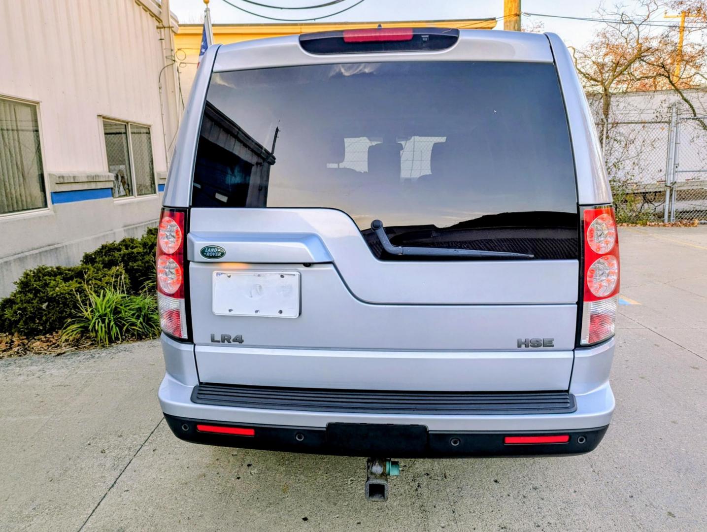 2011 Silver Metallic /Black Leather Land Rover LR4 HSE (SALAG2D40BA) with an 4.4L V8 DOHC 32V engine, 6-Speed Automatic transmission, located at 603 Amelia Street, Plymouth, MI, 48170, (734) 459-5520, 42.378841, -83.464546 - Vehicles shown by appointment - Please call ahead - 734-459-5520, text 734-658-4573 or contact us via our web site at: http://www.selectmotors.com for complete Inventory, Photos, Videos and FREE Carfax Reports. 2011 Land Rover LR4 HSE V8, Zermatt Silver Metallic, Black leather interior, 155K mile - Photo#14
