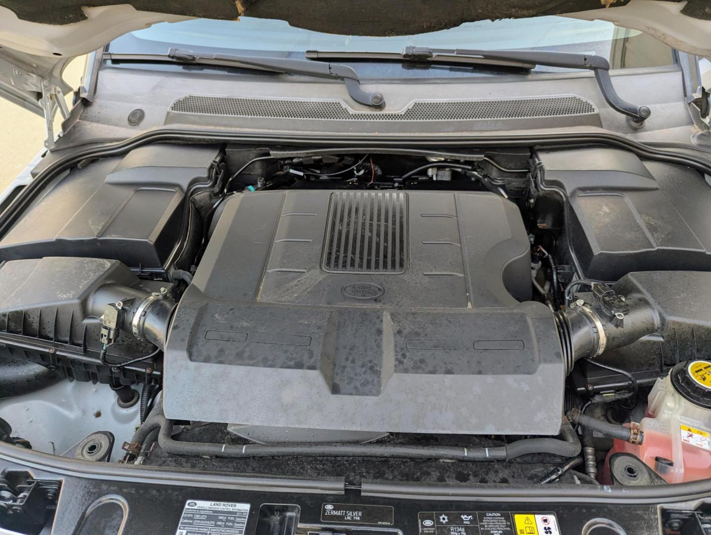 2011 Silver Metallic /Black Leather Land Rover LR4 HSE (SALAG2D40BA) with an 4.4L V8 DOHC 32V engine, 6-Speed Automatic transmission, located at 603 Amelia Street, Plymouth, MI, 48170, (734) 459-5520, 42.378841, -83.464546 - Vehicles shown by appointment - Please call ahead - 734-459-5520, text 734-658-4573 or contact us via our web site at: http://www.selectmotors.com for complete Inventory, Photos, Videos and FREE Carfax Reports. 2011 Land Rover LR4 HSE V8, Zermatt Silver Metallic, Black leather interior, 155K mile - Photo#16