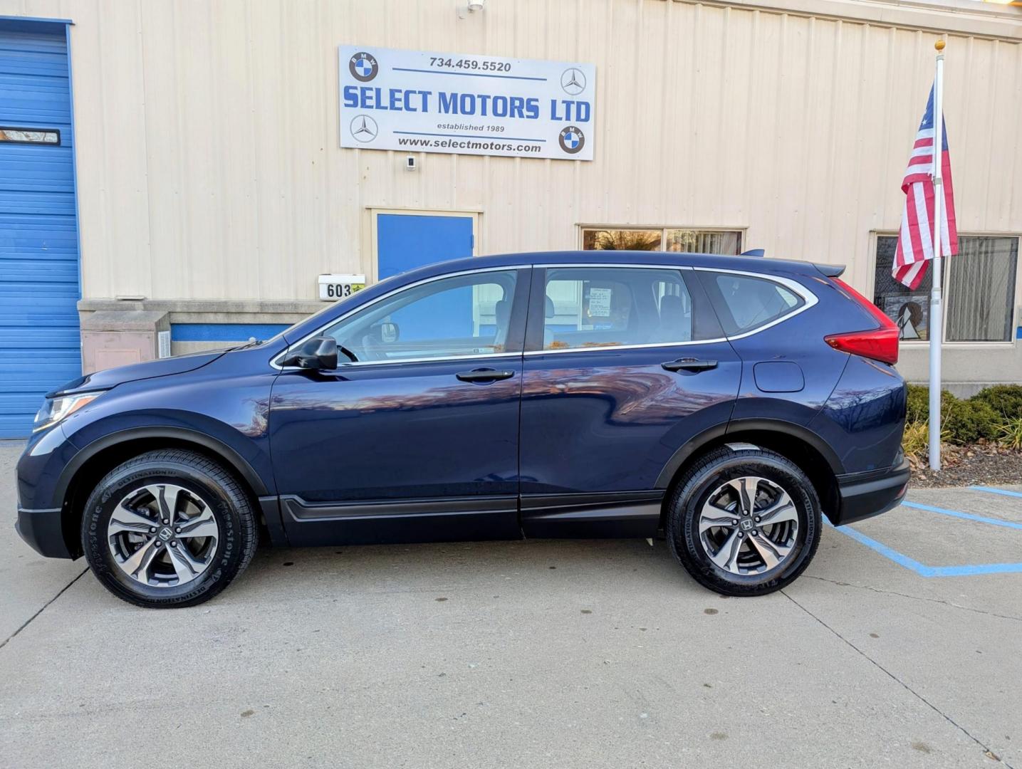 2018 Obsidian Blue Pearl /Grey/Black Honda CR-V LX AWD (2HKRW6H38JH) with an 2.4L L4 DOHC 16V engine, CVT transmission, located at 603 Amelia Street, Plymouth, MI, 48170, (734) 459-5520, 42.378841, -83.464546 - Vehicles shown by appointment - Please call ahead - 734-459-5520, text 734-658-4573 or contact us via our web site at: http://www.selectmotors.com for complete Inventory, Photos, Videos and FREE Carfax Reports. 2018 Honda CR-V LX, Obsidian Blue Pearl with Grey/Black interior, 104K miles, all - Photo#2