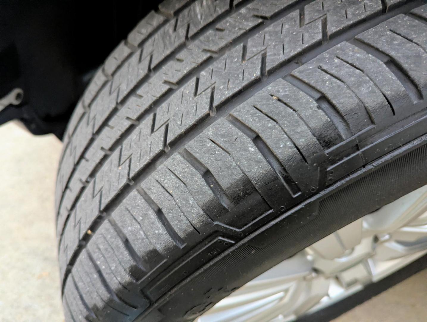 2012 White /Ebony Leather Land Rover LR4 HSE (SALAG2D43CA) with an 4.4L V8 DOHC 32V engine, 6-Speed Automatic transmission, located at 603 Amelia Street, Plymouth, MI, 48170, (734) 459-5520, 42.378841, -83.464546 - Vehicles shown by appointment - Please call ahead - 734-459-5520, text 734-658-4573 or contact us via our web site at: http://www.selectmotors.com for complete Inventory, Photos, Videos and FREE Carfax Reports. 2012 Land Rover LR4 HSE, Fuji White, Ebony leather interior, 108K miles, 3rd row seati - Photo#15