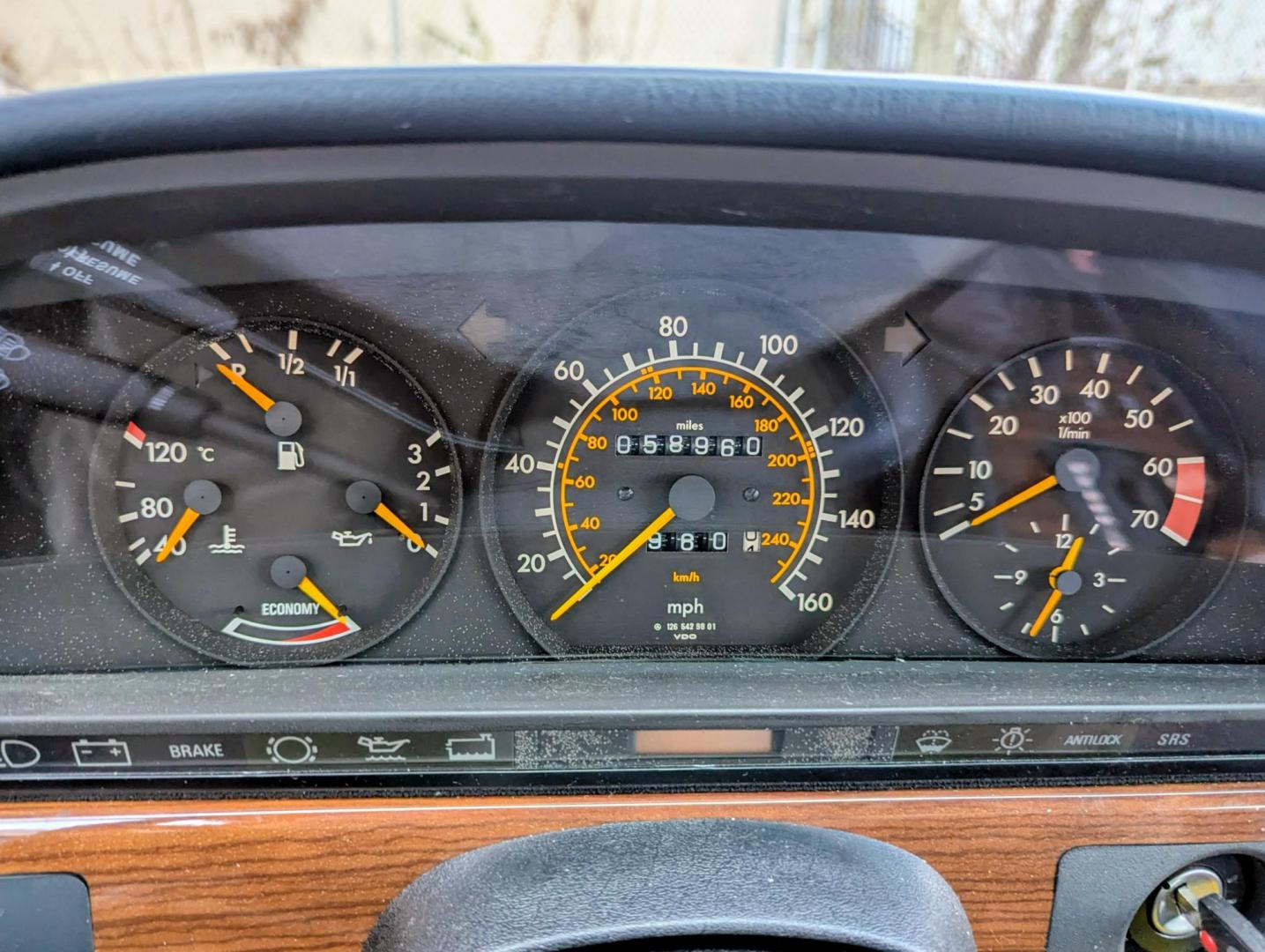 1986 Silver Metallic /Blue Leather Mercedes-Benz 420 SEL (WDBCA35DXGA) with an 4.2L V8 SOHC 16V engine, Automatic transmission, located at 603 Amelia Street, Plymouth, MI, 48170, (734) 459-5520, 42.378841, -83.464546 - Photo#13