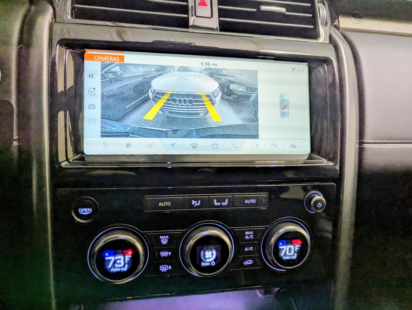 2017 White /Nimbus Windsor leather Land Rover Discovery HSE Luxury (SALRHBBV5HA) with an 3.0L V6 DOHC 24V engine, 8A transmission, located at 603 Amelia Street, Plymouth, MI, 48170, (734) 459-5520, 42.378841, -83.464546 - Photo#18