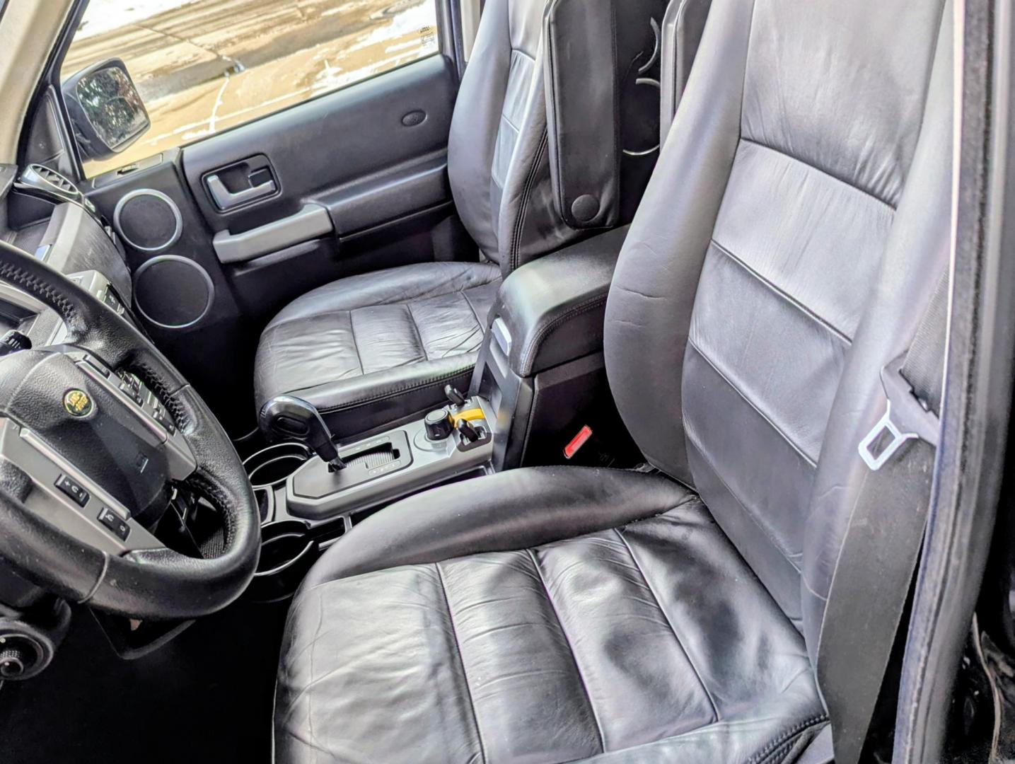 2008 Black /Black Land Rover LR3 HSE (SALAG25408A) with an 4.4L V8 DOHC 32V engine, 6-Speed Automatic transmission, located at 603 Amelia Street, Plymouth, MI, 48170, (734) 459-5520, 42.378841, -83.464546 - Photo#3