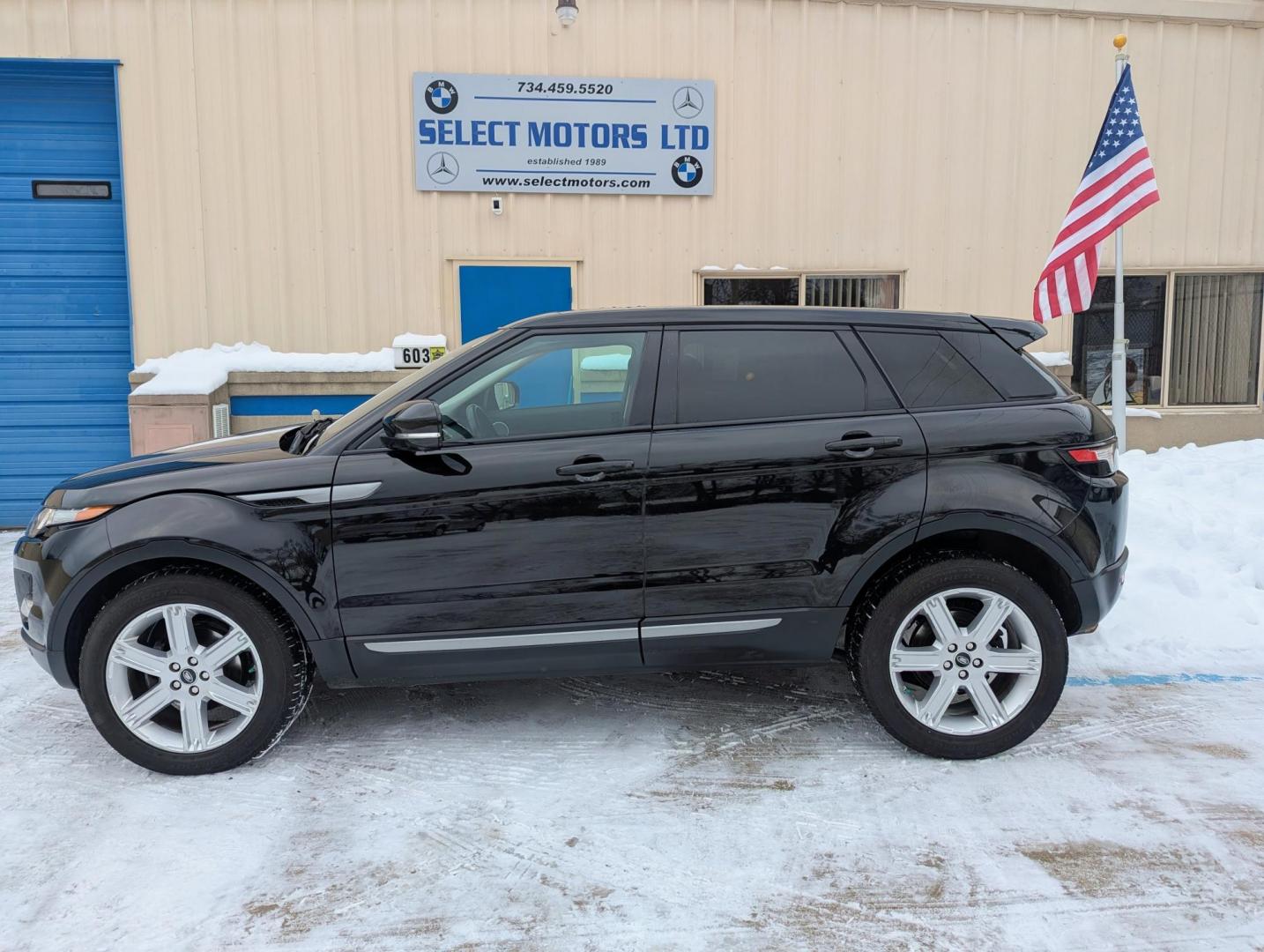2013 Black /Ebony Leather Land Rover Range Rover Evoque Pure Premium 5-Door (SALVR2BG9DH) with an 2.0L L4 DOHC 24V TURBO engine, 6-Speed Automatic transmission, located at 603 Amelia Street, Plymouth, MI, 48170, (734) 459-5520, 42.378841, -83.464546 - Vehicles shown by appointment - Please call ahead - 734-459-5520, text 734-658-4573 or contact us via our web site at: http://www.selectmotors.com for complete Inventory, Photos, Videos and FREE Carfax Reports. 2013 Land Rover Range Rover Evoque Pure Premium, Santorini Black Metallic, Ebony lea - Photo#2