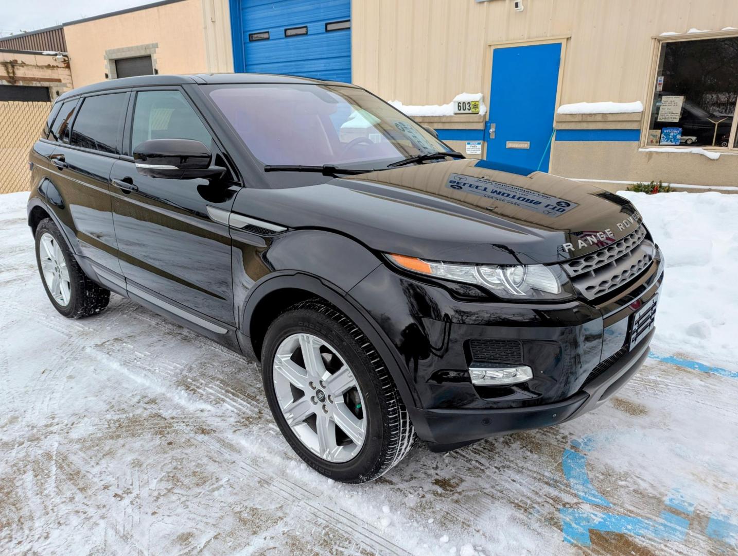 2013 Black /Ebony Leather Land Rover Range Rover Evoque Pure Premium 5-Door (SALVR2BG9DH) with an 2.0L L4 DOHC 24V TURBO engine, 6-Speed Automatic transmission, located at 603 Amelia Street, Plymouth, MI, 48170, (734) 459-5520, 42.378841, -83.464546 - Vehicles shown by appointment - Please call ahead - 734-459-5520, text 734-658-4573 or contact us via our web site at: http://www.selectmotors.com for complete Inventory, Photos, Videos and FREE Carfax Reports. 2013 Land Rover Range Rover Evoque Pure Premium, Santorini Black Metallic, Ebony lea - Photo#11