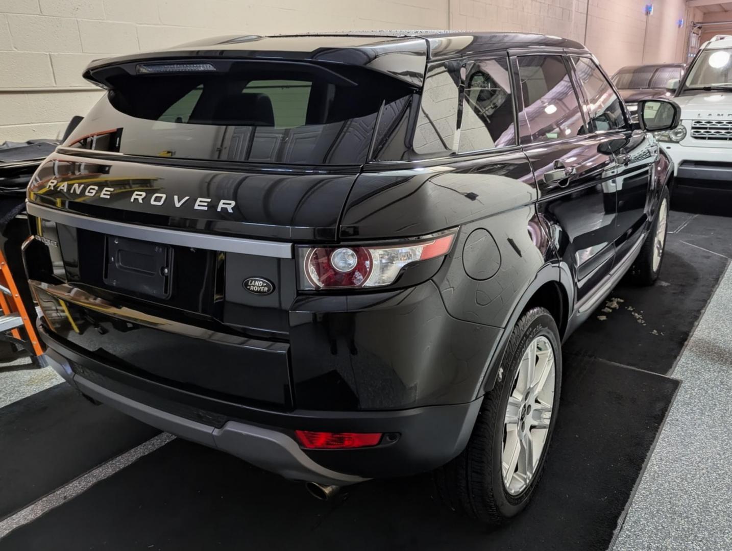 2013 Black /Ebony Leather Land Rover Range Rover Evoque Pure Premium 5-Door (SALVR2BG9DH) with an 2.0L L4 DOHC 24V TURBO engine, 6-Speed Automatic transmission, located at 603 Amelia Street, Plymouth, MI, 48170, (734) 459-5520, 42.378841, -83.464546 - Vehicles shown by appointment - Please call ahead - 734-459-5520, text 734-658-4573 or contact us via our web site at: http://www.selectmotors.com for complete Inventory, Photos, Videos and FREE Carfax Reports. 2013 Land Rover Range Rover Evoque Pure Premium, Santorini Black Metallic, Ebony lea - Photo#19