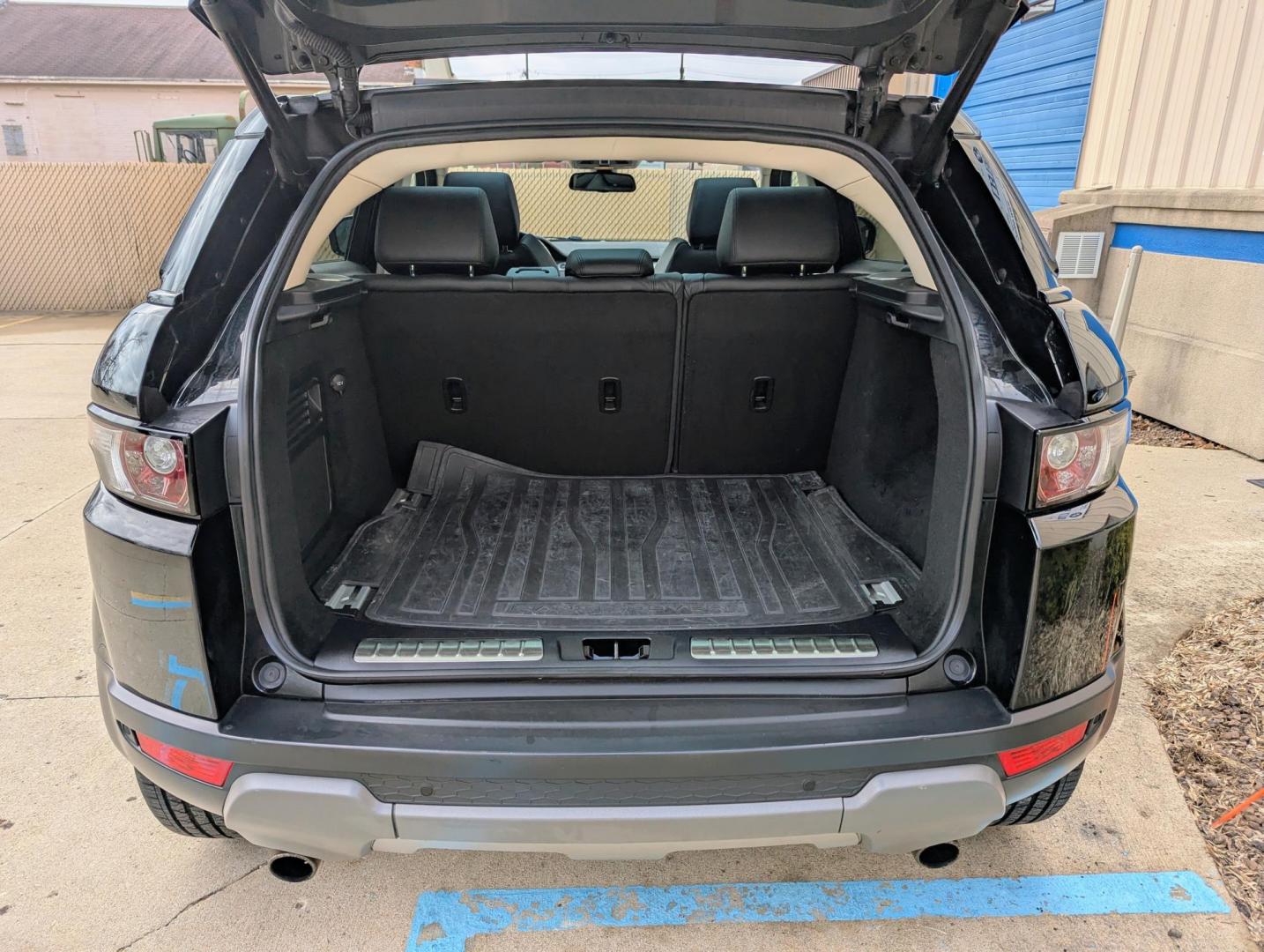 2013 Black /Ebony Leather Land Rover Range Rover Evoque Pure Premium 5-Door (SALVR2BG9DH) with an 2.0L L4 DOHC 24V TURBO engine, 6-Speed Automatic transmission, located at 603 Amelia Street, Plymouth, MI, 48170, (734) 459-5520, 42.378841, -83.464546 - Vehicles shown by appointment - Please call ahead - 734-459-5520, text 734-658-4573 or contact us via our web site at: http://www.selectmotors.com for complete Inventory, Photos, Videos and FREE Carfax Reports. 2013 Land Rover Range Rover Evoque Pure Premium, Santorini Black Metallic, Ebony lea - Photo#11