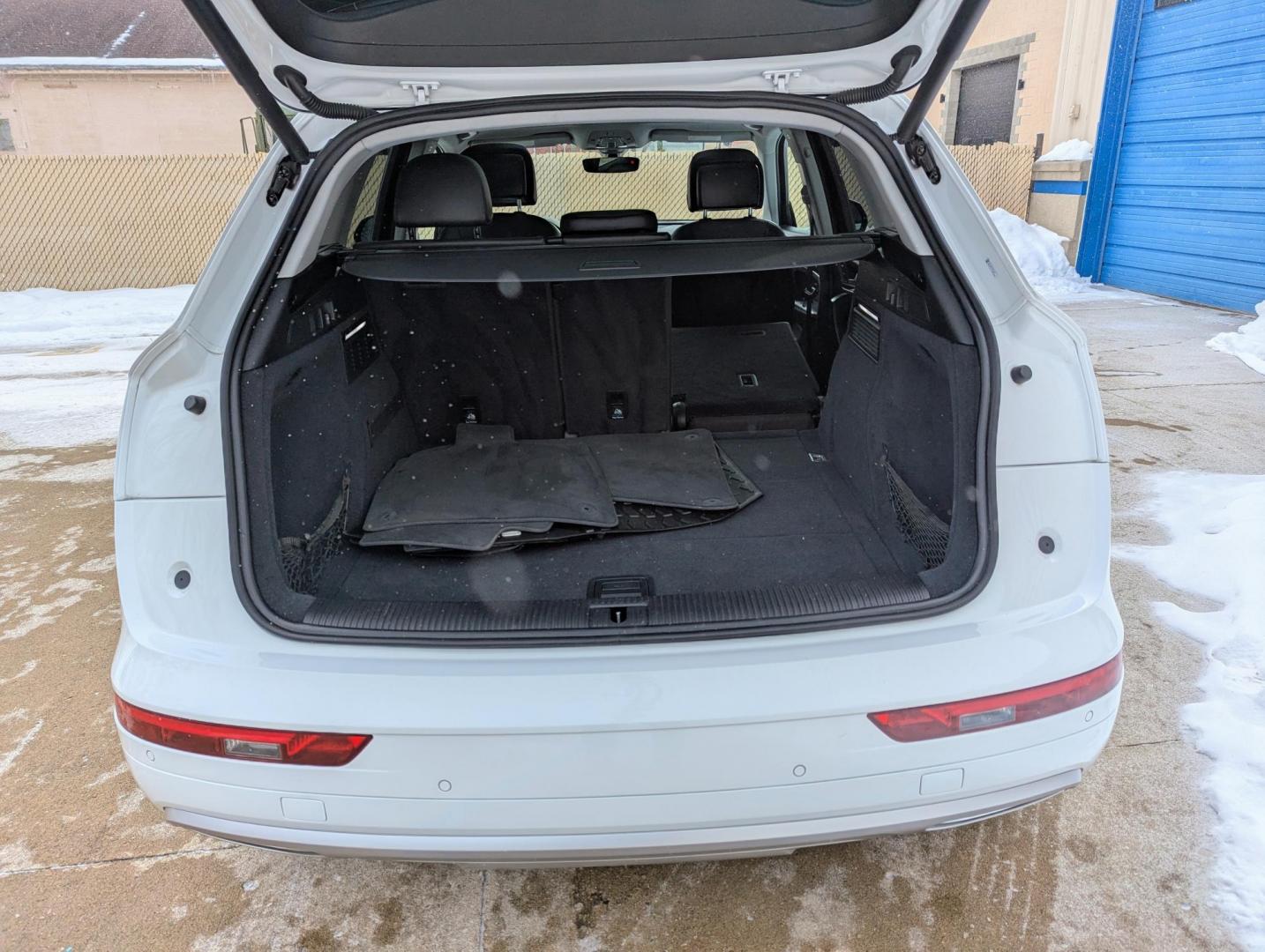 2019 White /Black Leather Audi Q5 2.0T Premium Plus quattro (WA1BNAFY4K2) with an 2.0L L4 DOHC 16V engine, 8A transmission, located at 603 Amelia Street, Plymouth, MI, 48170, (734) 459-5520, 42.378841, -83.464546 - We will be closed February 18-23, but will answer messages during this time. Re-opening Tuesday, February 24. Vehicles shown by appointment - Please call ahead - 734-459-5520, text 734-658-4573 or contact us via our web site at: http://www.selectmotors.com for complete Inventory, Photos, Video - Photo#6