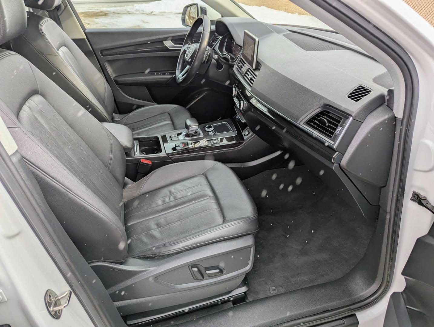 2019 White /Black Leather Audi Q5 2.0T Premium Plus quattro (WA1BNAFY4K2) with an 2.0L L4 DOHC 16V engine, 8A transmission, located at 603 Amelia Street, Plymouth, MI, 48170, (734) 459-5520, 42.378841, -83.464546 - We will be closed February 18-23, but will answer messages during this time. Re-opening Tuesday, February 24. Vehicles shown by appointment - Please call ahead - 734-459-5520, text 734-658-4573 or contact us via our web site at: http://www.selectmotors.com for complete Inventory, Photos, Video - Photo#9