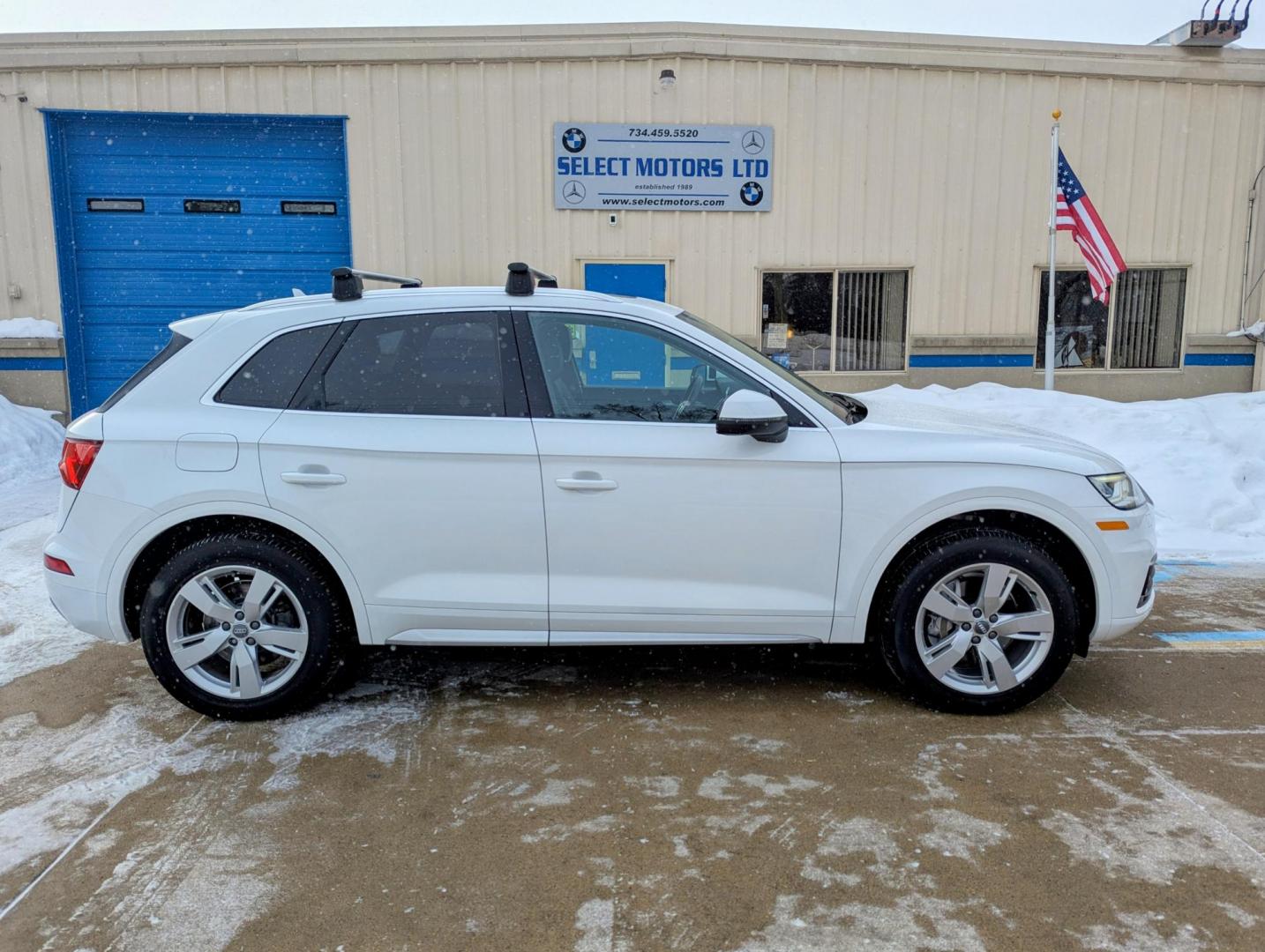 2019 White /Black Leather Audi Q5 2.0T Premium Plus quattro (WA1BNAFY4K2) with an 2.0L L4 DOHC 16V engine, 8A transmission, located at 603 Amelia Street, Plymouth, MI, 48170, (734) 459-5520, 42.378841, -83.464546 - We will be closed February 18-23, but will answer messages during this time. Re-opening Tuesday, February 24. Vehicles shown by appointment - Please call ahead - 734-459-5520, text 734-658-4573 or contact us via our web site at: http://www.selectmotors.com for complete Inventory, Photos, Video - Photo#12