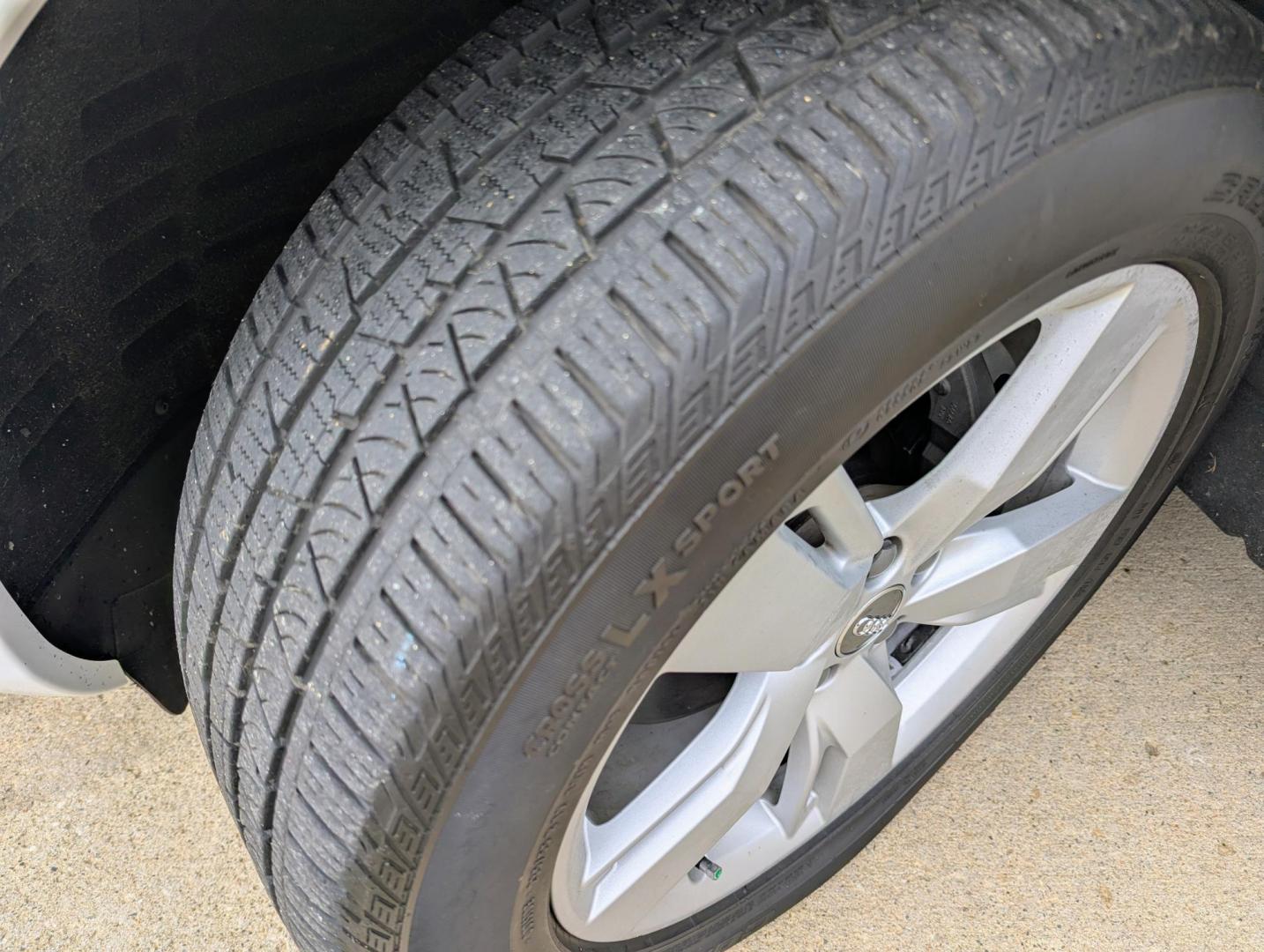 2019 White /Black Leather Audi Q5 2.0T Premium Plus quattro (WA1BNAFY4K2) with an 2.0L L4 DOHC 16V engine, 8A transmission, located at 603 Amelia Street, Plymouth, MI, 48170, (734) 459-5520, 42.378841, -83.464546 - Vehicles shown by appointment - Please call ahead - 734-459-5520, text 734-658-4573 or contact us via our web site at: http://www.selectmotors.com for complete Inventory, Photos, Videos and FREE Carfax Reports. 2019 Audi Q5 Quattro Premium Plus, Ibis White with Black leather interior, 70K one own - Photo#11