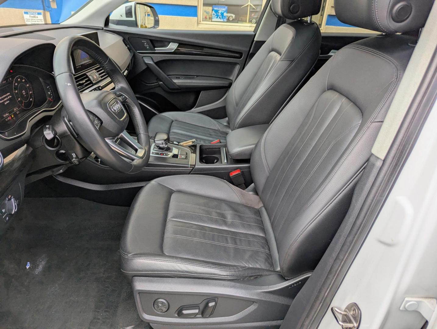 2019 White /Black Leather Audi Q5 2.0T Premium Plus quattro (WA1BNAFY4K2) with an 2.0L L4 DOHC 16V engine, 8A transmission, located at 603 Amelia Street, Plymouth, MI, 48170, (734) 459-5520, 42.378841, -83.464546 - Vehicles shown by appointment - Please call ahead - 734-459-5520, text 734-658-4573 or contact us via our web site at: http://www.selectmotors.com for complete Inventory, Photos, Videos and FREE Carfax Reports. 2019 Audi Q5 Quattro Premium Plus, Ibis White with Black leather interior, 70K one own - Photo#15