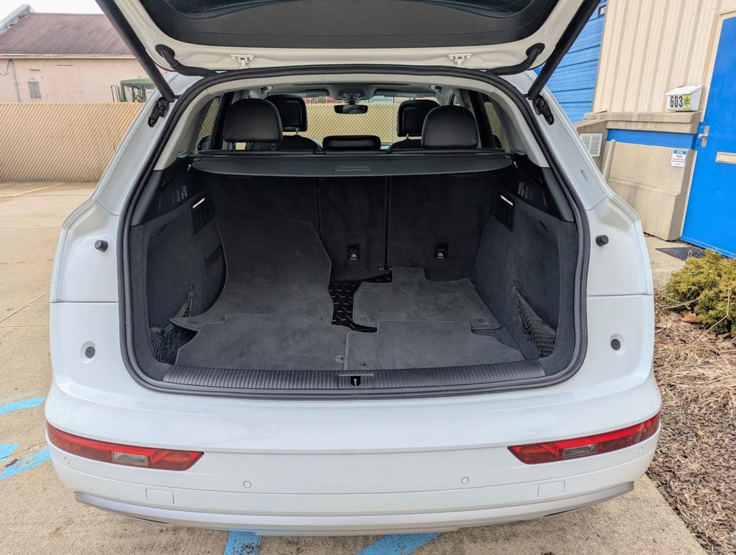 2019 White /Black Leather Audi Q5 2.0T Premium Plus quattro (WA1BNAFY4K2) with an 2.0L L4 DOHC 16V engine, 8A transmission, located at 603 Amelia Street, Plymouth, MI, 48170, (734) 459-5520, 42.378841, -83.464546 - Vehicles shown by appointment - Please call ahead - 734-459-5520, text 734-658-4573 or contact us via our web site at: http://www.selectmotors.com for complete Inventory, Photos, Videos and FREE Carfax Reports. 2019 Audi Q5 Quattro Premium Plus, Ibis White with Black leather interior, 70K one own - Photo#10