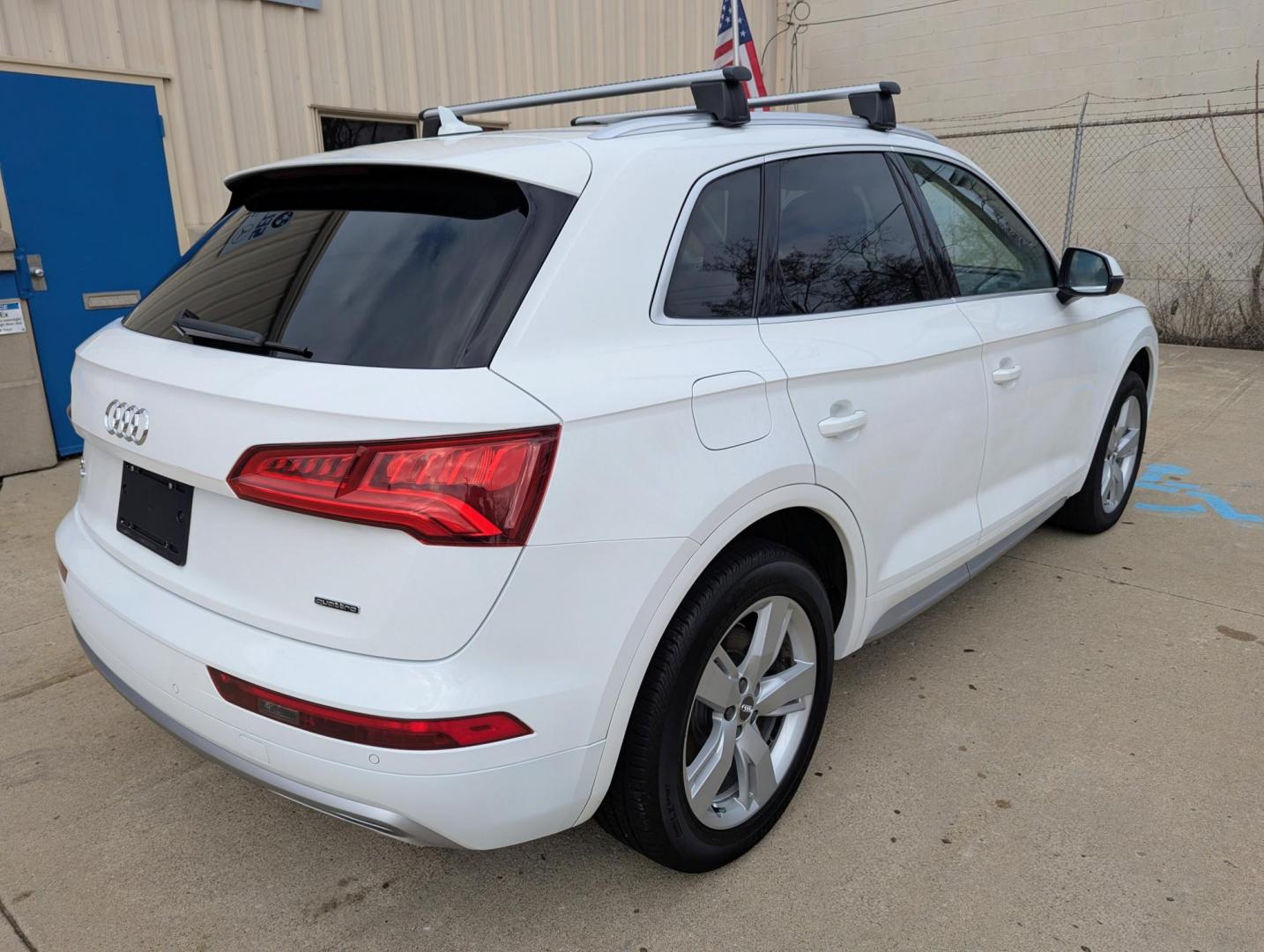2019 White /Black Leather Audi Q5 2.0T Premium Plus quattro (WA1BNAFY4K2) with an 2.0L L4 DOHC 16V engine, 8A transmission, located at 603 Amelia Street, Plymouth, MI, 48170, (734) 459-5520, 42.378841, -83.464546 - Vehicles shown by appointment - Please call ahead - 734-459-5520, text 734-658-4573 or contact us via our web site at: http://www.selectmotors.com for complete Inventory, Photos, Videos and FREE Carfax Reports. 2019 Audi Q5 Quattro Premium Plus, Ibis White with Black leather interior, 70K one own - Photo#6