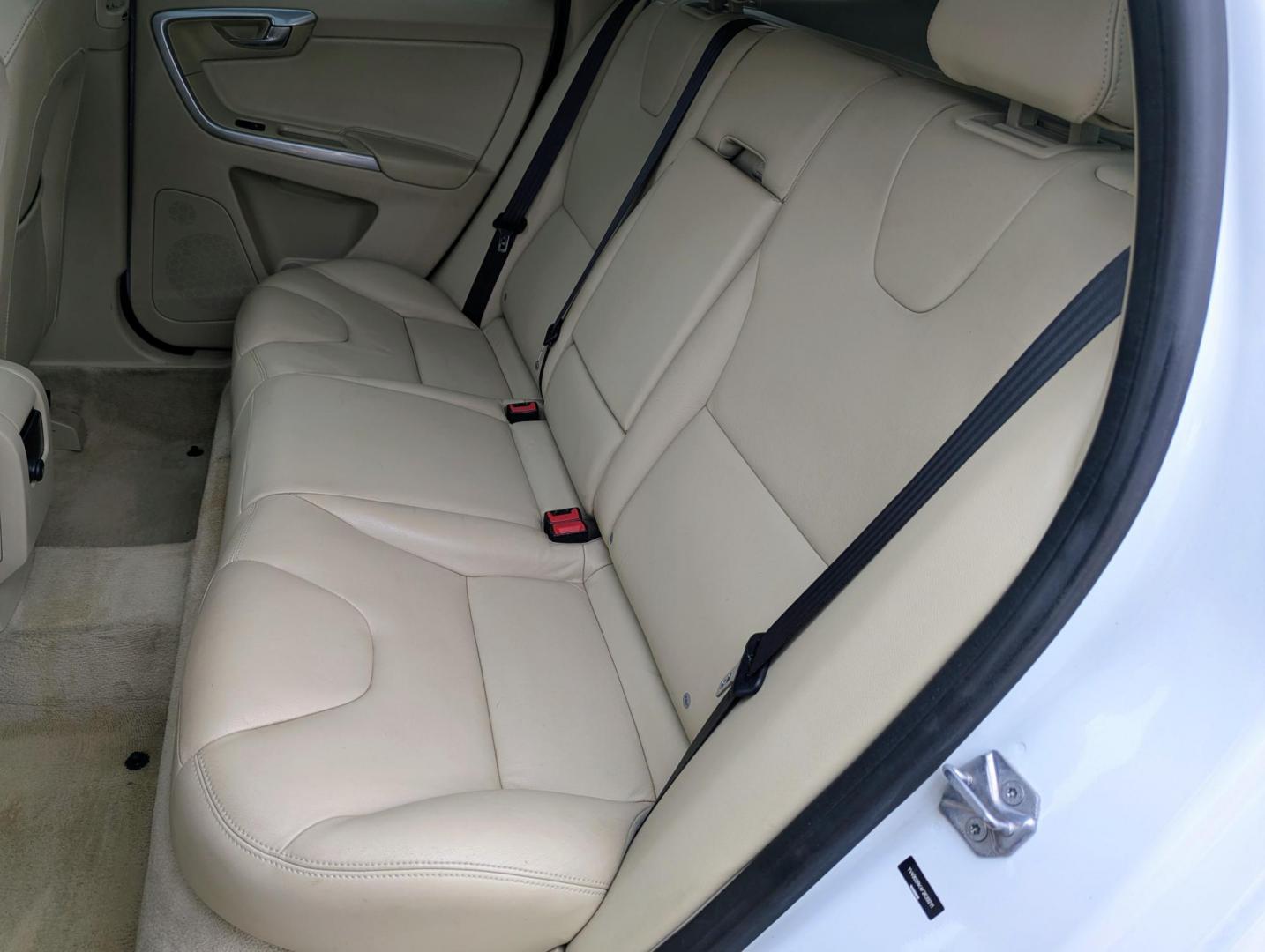 2015 White /Beige Leather Volvo XC60 T6 Premier AWD (YV4902RK4F2) with an 3.0L L6 DOHC 24V TURBO engine, 6-Speed Automatic transmission, located at 603 Amelia Street, Plymouth, MI, 48170, (734) 459-5520, 42.378841, -83.464546 - We will be closed February 18-23, but will answer messages during this time. Re-opening Tuesday, February 24. Vehicles shown by appointment - Please call ahead - 734-459-5520, text 734-658-4573 or contact us via our web site at: http://www.selectmotors.com for complete Inventory, Photos, Videos - Photo#6