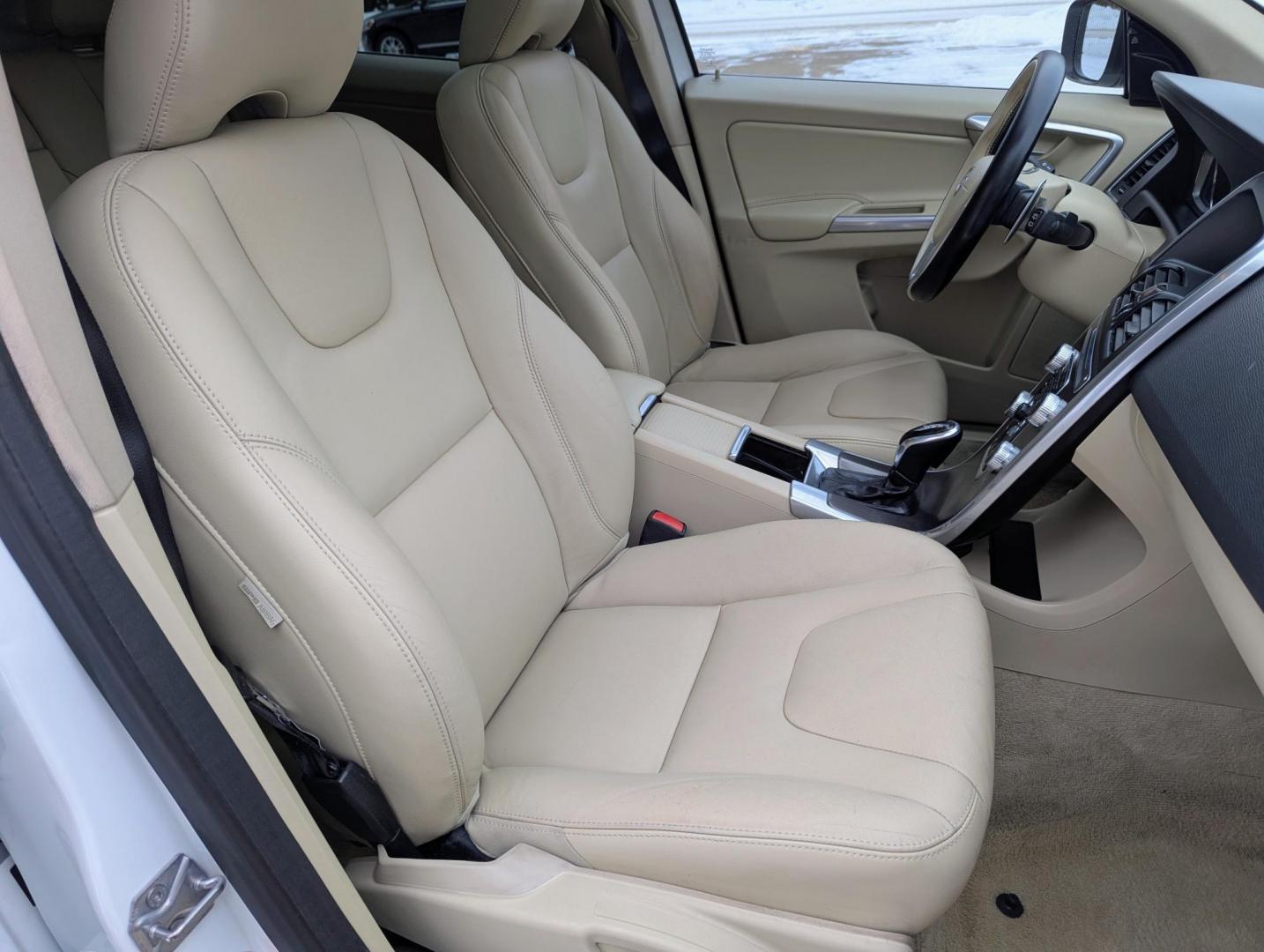 2015 White /Beige Leather Volvo XC60 T6 Premier AWD (YV4902RK4F2) with an 3.0L L6 DOHC 24V TURBO engine, 6-Speed Automatic transmission, located at 603 Amelia Street, Plymouth, MI, 48170, (734) 459-5520, 42.378841, -83.464546 - We will be closed February 18-23, but will answer messages during this time. Re-opening Tuesday, February 24. Vehicles shown by appointment - Please call ahead - 734-459-5520, text 734-658-4573 or contact us via our web site at: http://www.selectmotors.com for complete Inventory, Photos, Videos - Photo#8