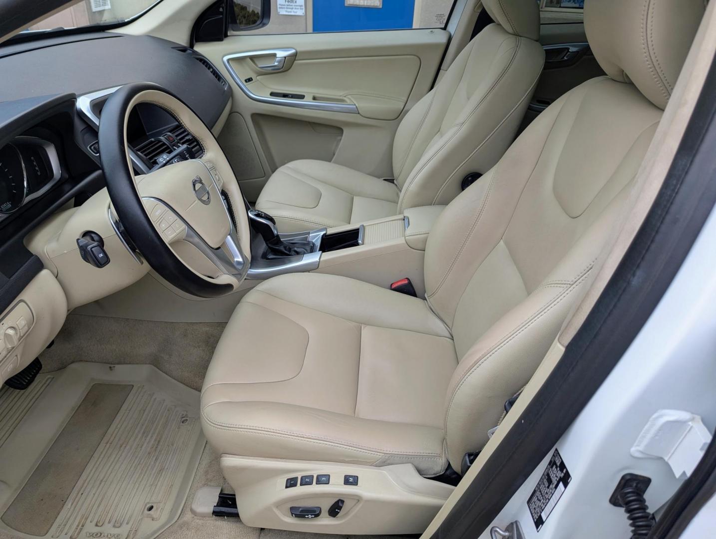 2015 White /Beige Leather Volvo XC60 T6 Premier AWD (YV4902RK4F2) with an 3.0L L6 DOHC 24V TURBO engine, 6-Speed Automatic transmission, located at 603 Amelia Street, Plymouth, MI, 48170, (734) 459-5520, 42.378841, -83.464546 - Vehicles shown by appointment - Please call ahead - 734-459-5520, text 734-658-4573 or contact us via our web site at: http://www.selectmotors.com for complete Inventory, Photos, Videos and FREE Carfax Reports. 2015 Volvo XC60 T6 AWD, Crystal White Pearl with Light Beige leather interior, 101K mi - Photo#8