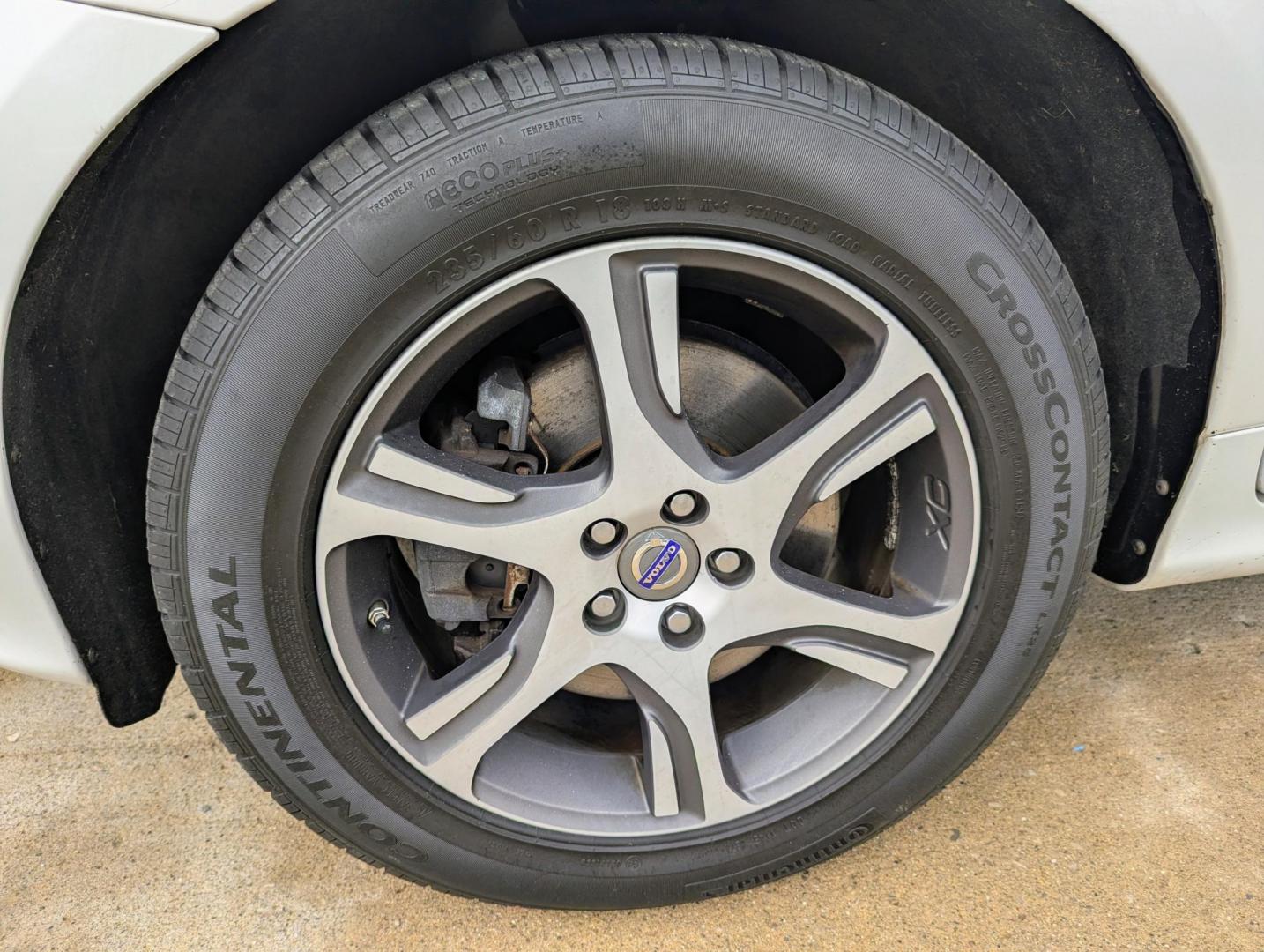 2015 White /Beige Leather Volvo XC60 T6 Premier AWD (YV4902RK4F2) with an 3.0L L6 DOHC 24V TURBO engine, 6-Speed Automatic transmission, located at 603 Amelia Street, Plymouth, MI, 48170, (734) 459-5520, 42.378841, -83.464546 - Vehicles shown by appointment - Please call ahead - 734-459-5520, text 734-658-4573 or contact us via our web site at: http://www.selectmotors.com for complete Inventory, Photos, Videos and FREE Carfax Reports. 2015 Volvo XC60 T6 AWD, Crystal White Pearl with Light Beige leather interior, 101K mi - Photo#15