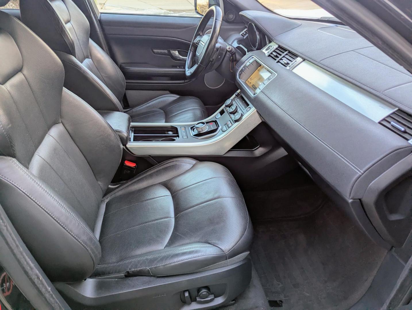 2016 Black /Black Leather Land Rover Range Rover Evoque SE (SALVP2BG5GH) with an 2.0L L4 DOHC 24V TURBO engine, 9A transmission, located at 603 Amelia Street, Plymouth, MI, 48170, (734) 459-5520, 42.378841, -83.464546 - We will be closed February 18-23, but will respond to messages during this time. Re-opening on Tuesday, February 24. Vehicles shown by appointment - Please call ahead - 734-459-5520, text 734-658-4573 or contact us via our web site at: http://www.selectmotors.com for complete Inventory, Photos, - Photo#4