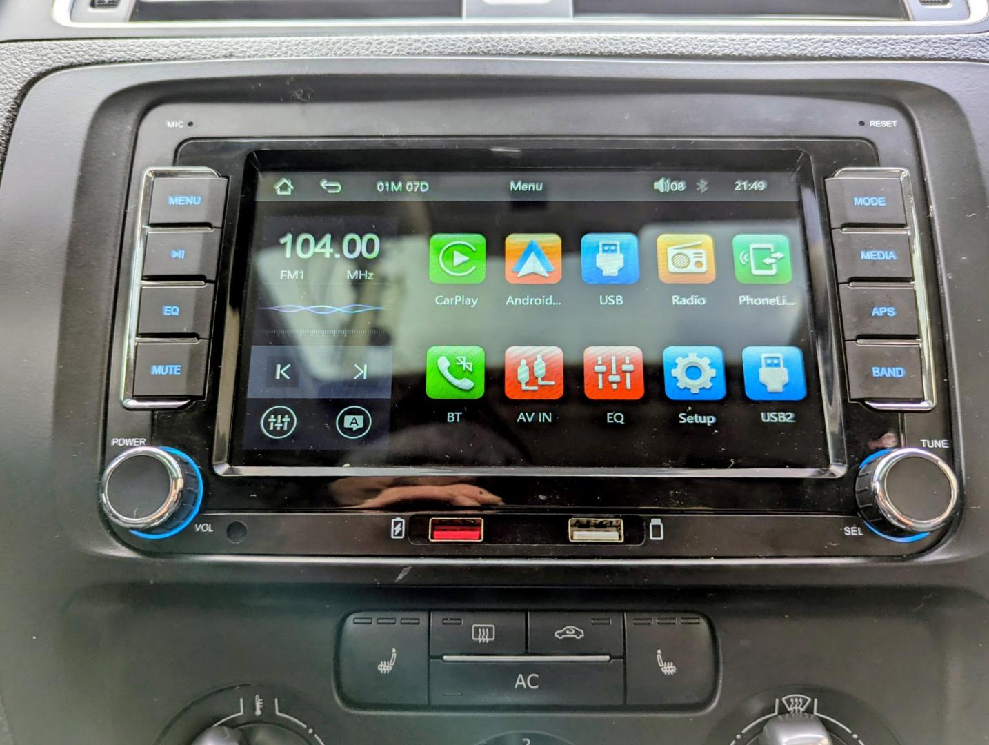 2011 Black /Black Volkswagen Jetta SE (3VWDX7AJ1BM) with an 2.5L L5 DOHC 20V engine, Automatic transmission, located at 603 Amelia Street, Plymouth, MI, 48170, (734) 459-5520, 42.378841, -83.464546 - Vehicles shown by appointment - Please call ahead - 734-459-5520, text 734-658-4573 or contact us via our web site at: http://www.selectmotors.com for complete Inventory, Photos, Videos and FREE Carfax Reports. Clean, Reliable, & Ready to Drive: 2011 VW Jetta SE 2.5 Looking for a car that bala - Photo#10