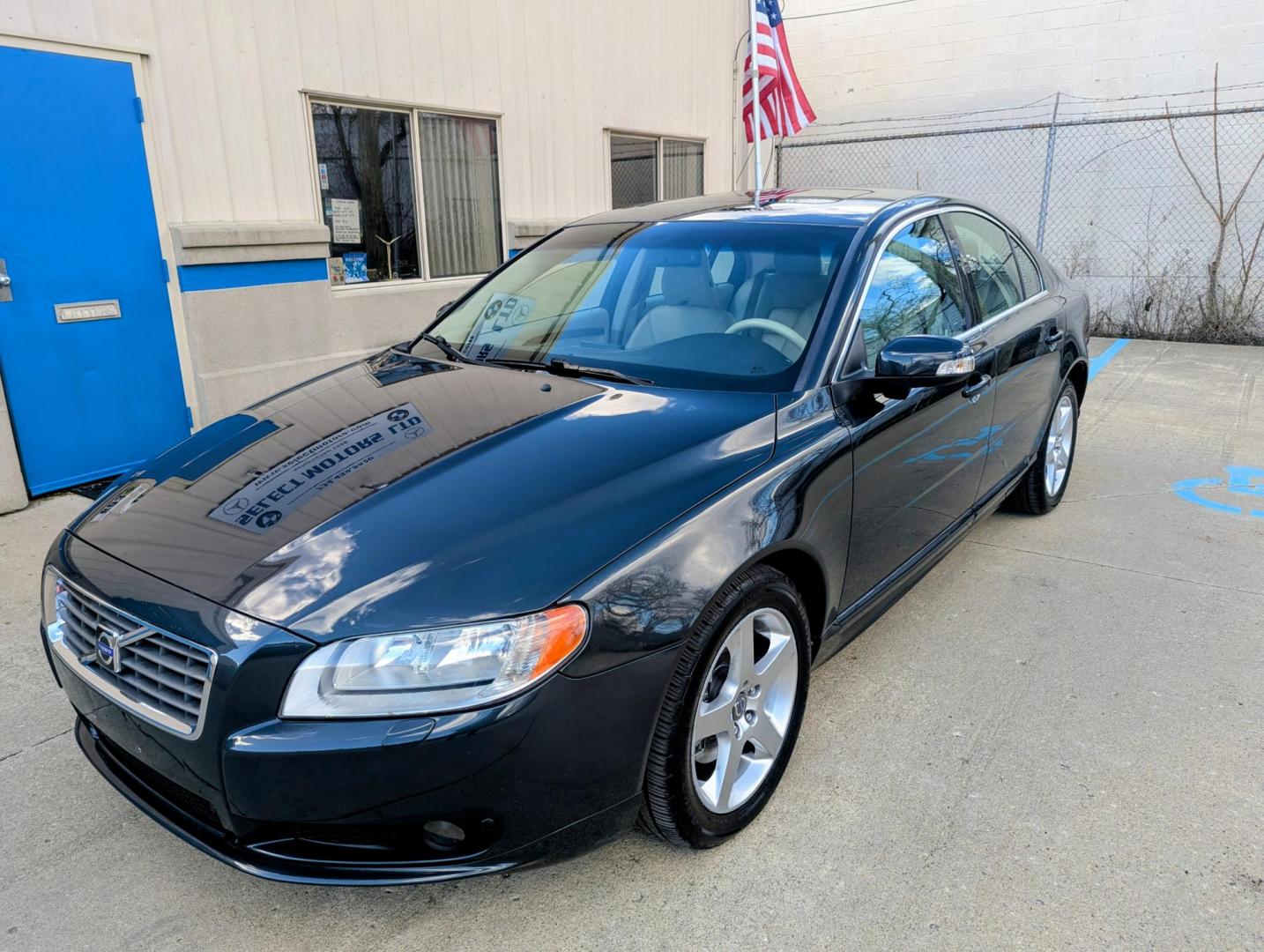 2009 Grey Metallic /Sandstone Beige Leather Volvo S80 T6 AWD (YV1AH992291) with an 3.0L L6 DOHC 24V TURBO engine, 6-Speed Automatic transmission, located at 603 Amelia Street, Plymouth, MI, 48170, (734) 459-5520, 42.378841, -83.464546 - Vehicles shown by appointment - Please call ahead - 734-459-5520, text 734-658-4573 or contact us via our web site at: http://www.selectmotors.com for complete Inventory, Photos, Videos and FREE Carfax Reports. Rare Find: 2009 Volvo S80 T6 AWD – Audiophile’s Dream Experience the perfect blen- Photo#0