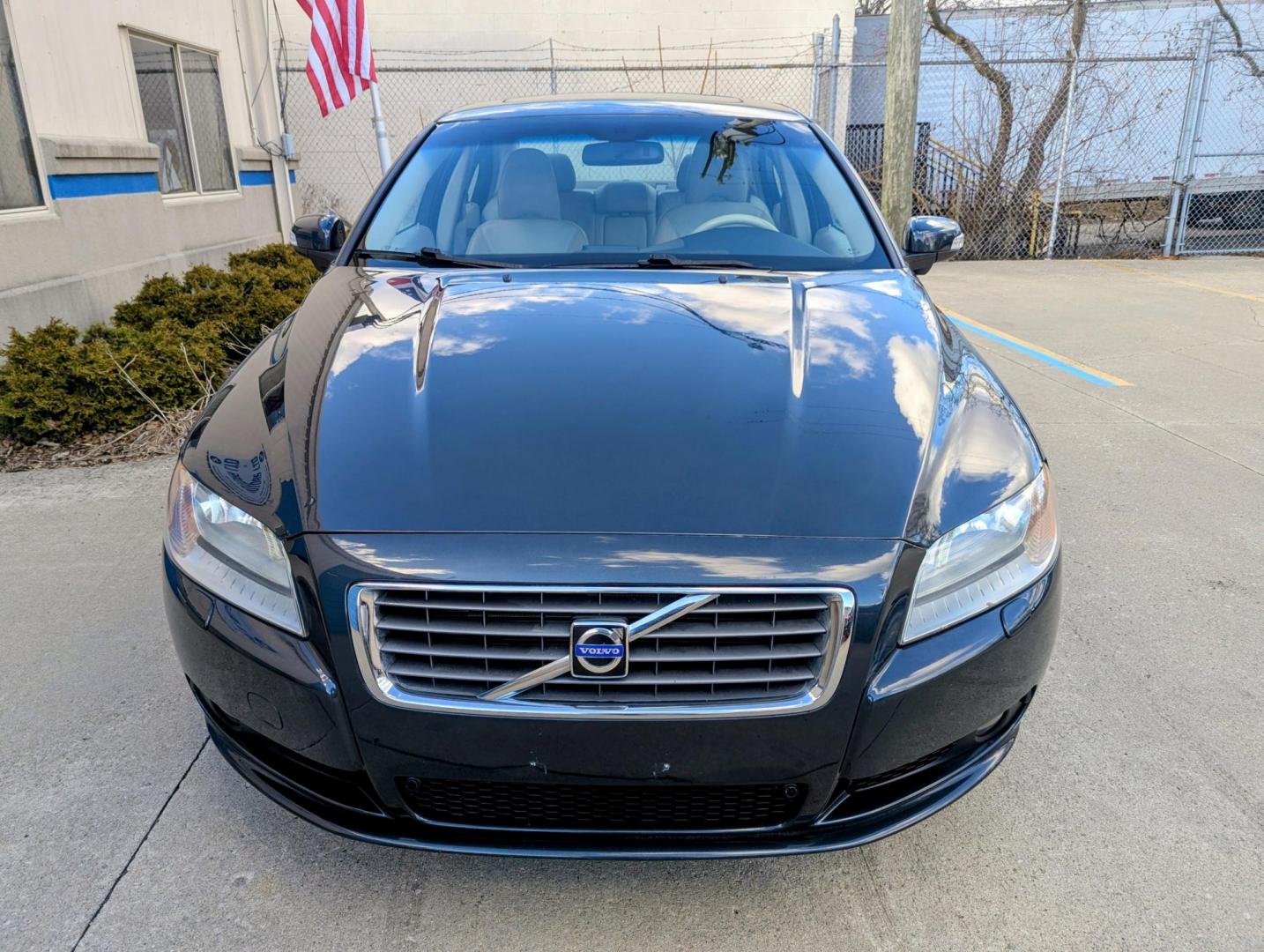 2009 Grey Metallic /Sandstone Beige Leather Volvo S80 T6 AWD (YV1AH992291) with an 3.0L L6 DOHC 24V TURBO engine, 6-Speed Automatic transmission, located at 603 Amelia Street, Plymouth, MI, 48170, (734) 459-5520, 42.378841, -83.464546 - Vehicles shown by appointment - Please call ahead - 734-459-5520, text 734-658-4573 or contact us via our web site at: http://www.selectmotors.com for complete Inventory, Photos, Videos and FREE Carfax Reports. Rare Find: 2009 Volvo S80 T6 AWD – Audiophile’s Dream Experience the perfect blen- Photo#1