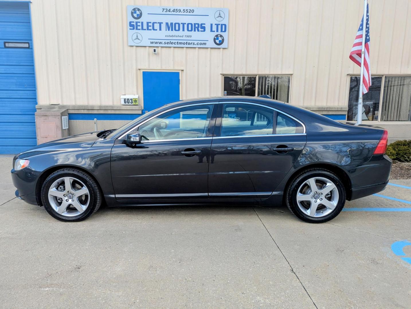 2009 Grey Metallic /Sandstone Beige Leather Volvo S80 T6 AWD (YV1AH992291) with an 3.0L L6 DOHC 24V TURBO engine, 6-Speed Automatic transmission, located at 603 Amelia Street, Plymouth, MI, 48170, (734) 459-5520, 42.378841, -83.464546 - Vehicles shown by appointment - Please call ahead - 734-459-5520, text 734-658-4573 or contact us via our web site at: http://www.selectmotors.com for complete Inventory, Photos, Videos and FREE Carfax Reports. Rare Find: 2009 Volvo S80 T6 AWD – Audiophile’s Dream Experience the perfect blen- Photo#2