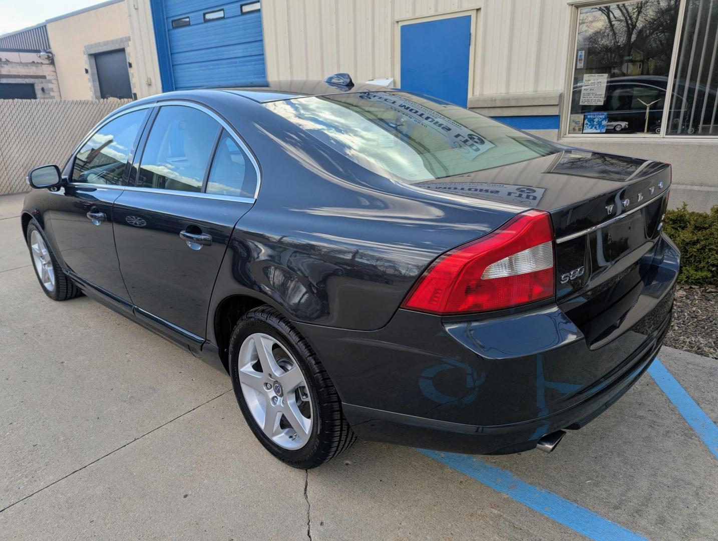 2009 Grey Metallic /Sandstone Beige Leather Volvo S80 T6 AWD (YV1AH992291) with an 3.0L L6 DOHC 24V TURBO engine, 6-Speed Automatic transmission, located at 603 Amelia Street, Plymouth, MI, 48170, (734) 459-5520, 42.378841, -83.464546 - Vehicles shown by appointment - Please call ahead - 734-459-5520, text 734-658-4573 or contact us via our web site at: http://www.selectmotors.com for complete Inventory, Photos, Videos and FREE Carfax Reports. Rare Find: 2009 Volvo S80 T6 AWD – Audiophile’s Dream Experience the perfect blen- Photo#3
