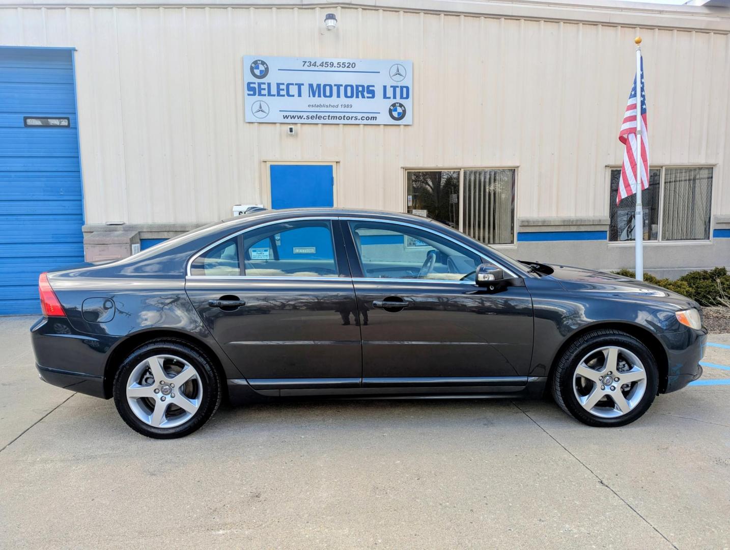 2009 Grey Metallic /Sandstone Beige Leather Volvo S80 T6 AWD (YV1AH992291) with an 3.0L L6 DOHC 24V TURBO engine, 6-Speed Automatic transmission, located at 603 Amelia Street, Plymouth, MI, 48170, (734) 459-5520, 42.378841, -83.464546 - Vehicles shown by appointment - Please call ahead - 734-459-5520, text 734-658-4573 or contact us via our web site at: http://www.selectmotors.com for complete Inventory, Photos, Videos and FREE Carfax Reports. Rare Find: 2009 Volvo S80 T6 AWD – Audiophile’s Dream Experience the perfect blen- Photo#11