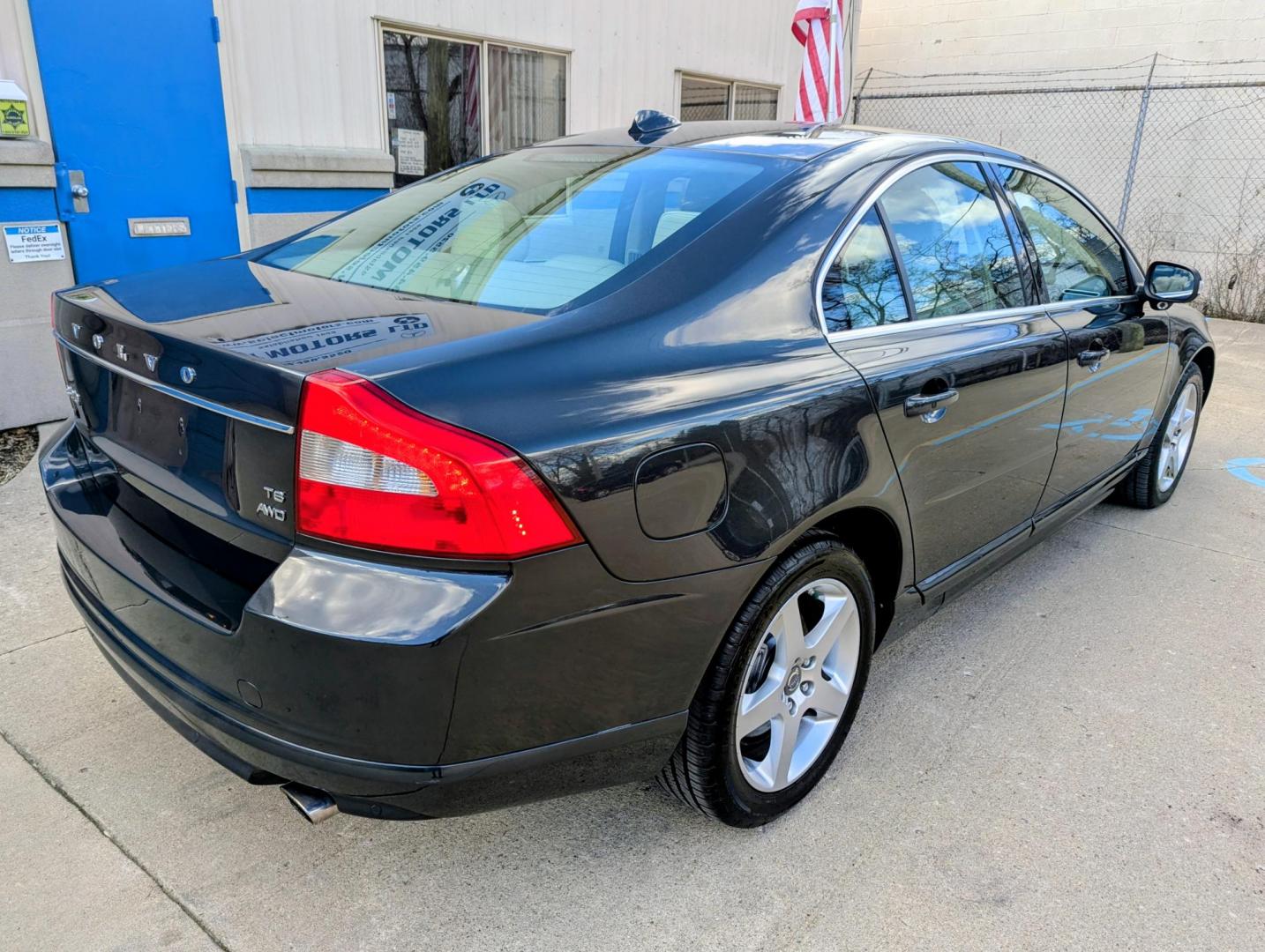 2009 Grey Metallic /Sandstone Beige Leather Volvo S80 T6 AWD (YV1AH992291) with an 3.0L L6 DOHC 24V TURBO engine, 6-Speed Automatic transmission, located at 603 Amelia Street, Plymouth, MI, 48170, (734) 459-5520, 42.378841, -83.464546 - Vehicles shown by appointment - Please call ahead - 734-459-5520, text 734-658-4573 or contact us via our web site at: http://www.selectmotors.com for complete Inventory, Photos, Videos and FREE Carfax Reports. Rare Find: 2009 Volvo S80 T6 AWD – Audiophile’s Dream Experience the perfect blen- Photo#12
