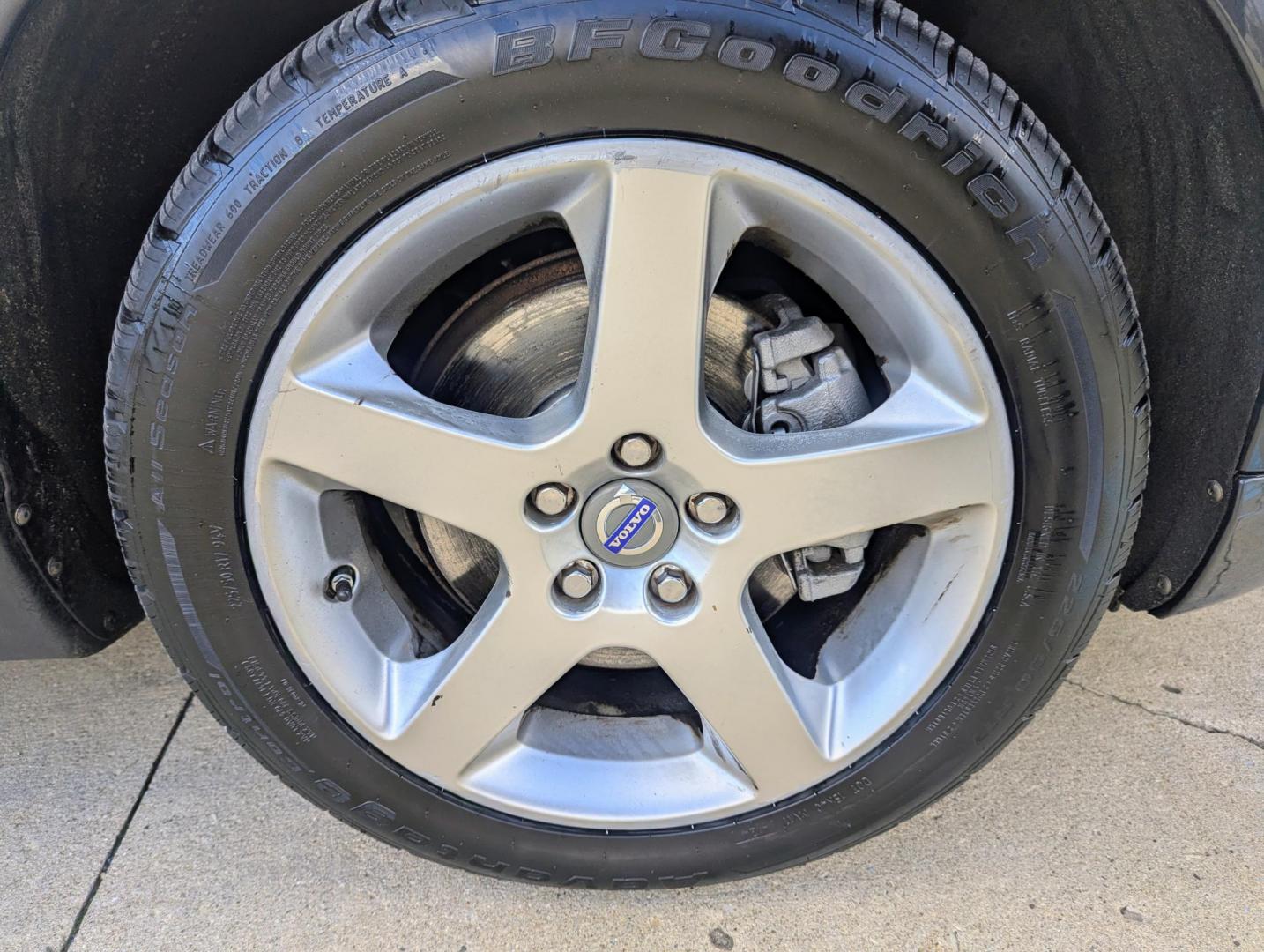 2009 Grey Metallic /Sandstone Beige Leather Volvo S80 T6 AWD (YV1AH992291) with an 3.0L L6 DOHC 24V TURBO engine, 6-Speed Automatic transmission, located at 603 Amelia Street, Plymouth, MI, 48170, (734) 459-5520, 42.378841, -83.464546 - Vehicles shown by appointment - Please call ahead - 734-459-5520, text 734-658-4573 or contact us via our web site at: http://www.selectmotors.com for complete Inventory, Photos, Videos and FREE Carfax Reports. Rare Find: 2009 Volvo S80 T6 AWD – Audiophile’s Dream Experience the perfect blen- Photo#14