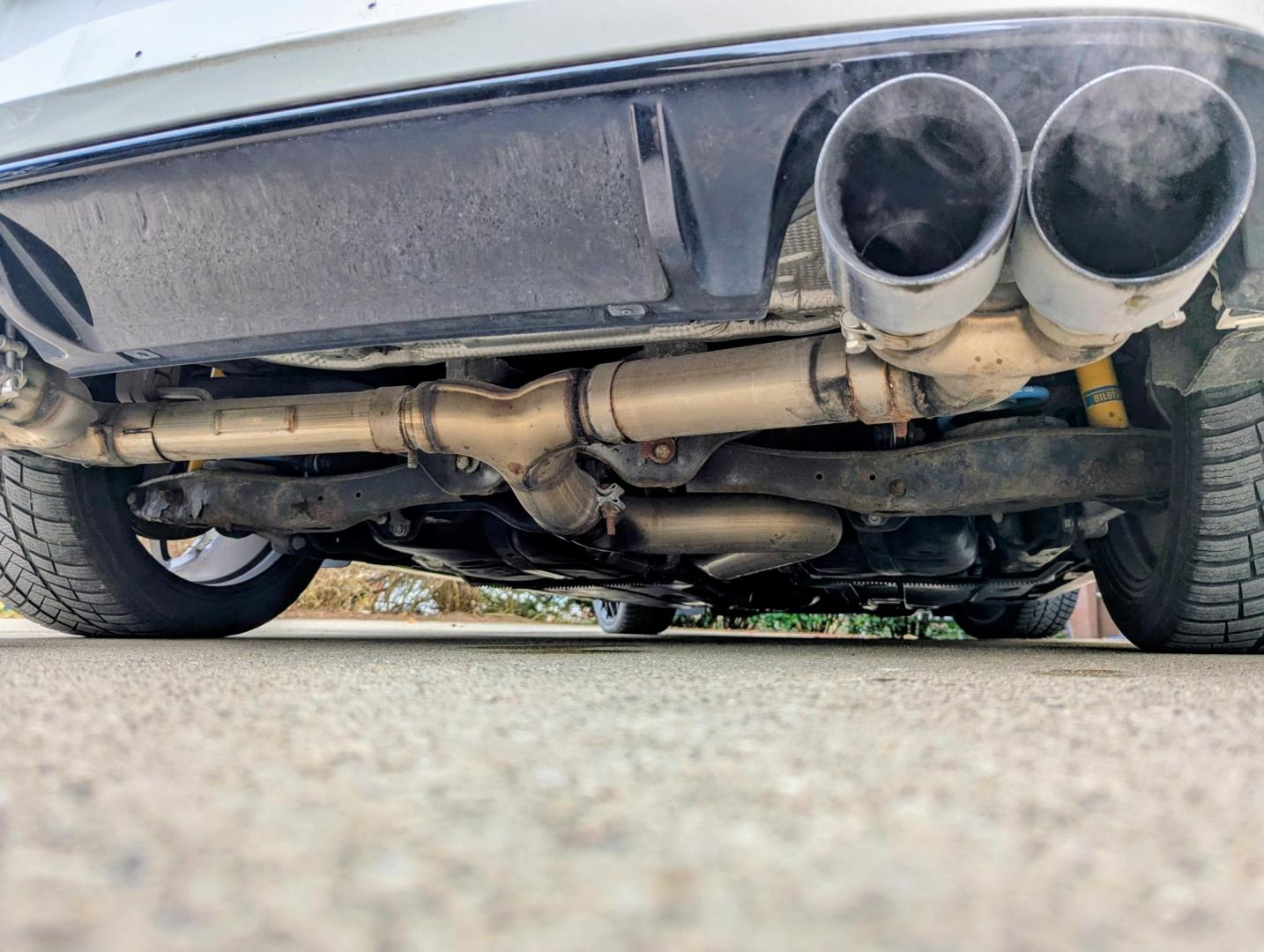 2015 White /Black Leather Volkswagen Golf R Base (WVWLF7AU5FW) with an 2.0L L4 engine, 6-Speed Automatic transmission, located at 603 Amelia Street, Plymouth, MI, 48170, (734) 459-5520, 42.378841, -83.464546 - Vehicles shown by appointment - Please call ahead - 734-459-5520, text 734-658-4573 or contact us via our web site at: http://www.selectmotors.com for complete Inventory, Photos, Videos and FREE Carfax Reports. 2015 Volkswagen Golf R – Performance Grade Upgrades Price: $13,950 Experience th - Photo#14