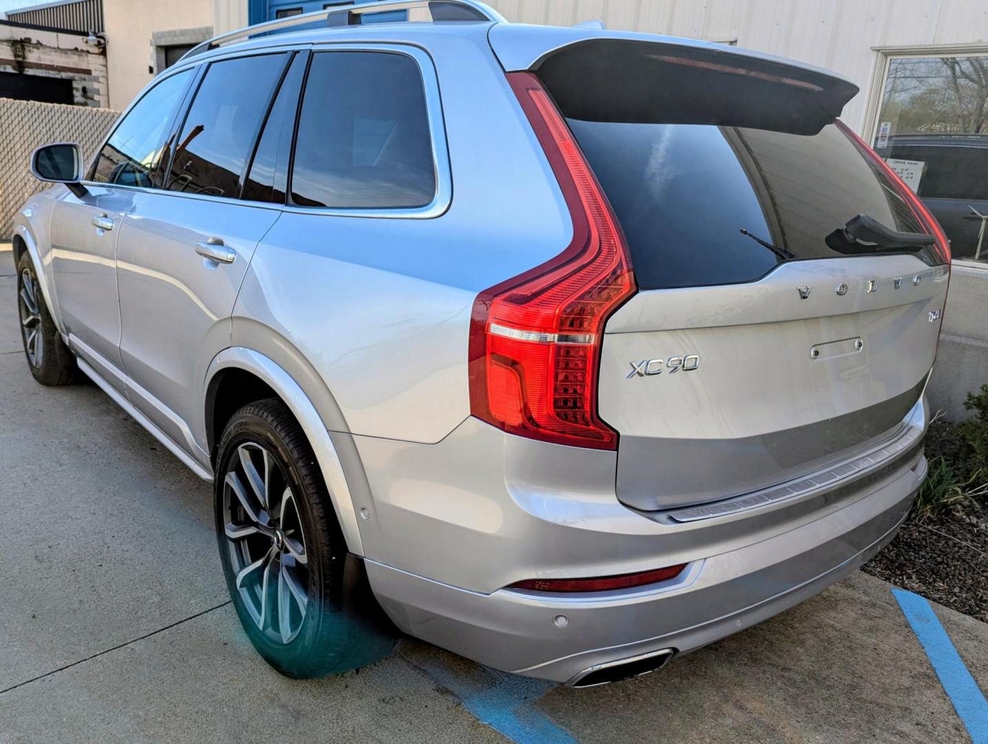 2016 Silver Metallic /Black Leather Volvo XC90 T6 Momentum (YV4A22PK5G1) with an 2.0L L4 DOHC 16V engine, 8A transmission, located at 603 Amelia Street, Plymouth, MI, 48170, (734) 459-5520, 42.378841, -83.464546 - Vehicles shown by appointment - Please call ahead - 734-459-5520, text 734-658-4573 or contact us via our web site at: http://www.selectmotors.com for complete Inventory, Photos, Videos and FREE Carfax Reports. 2016 Volvo XC90 T6 Momentum – Pristine One-Owner Luxury SUV Experience the perfect - Photo#3