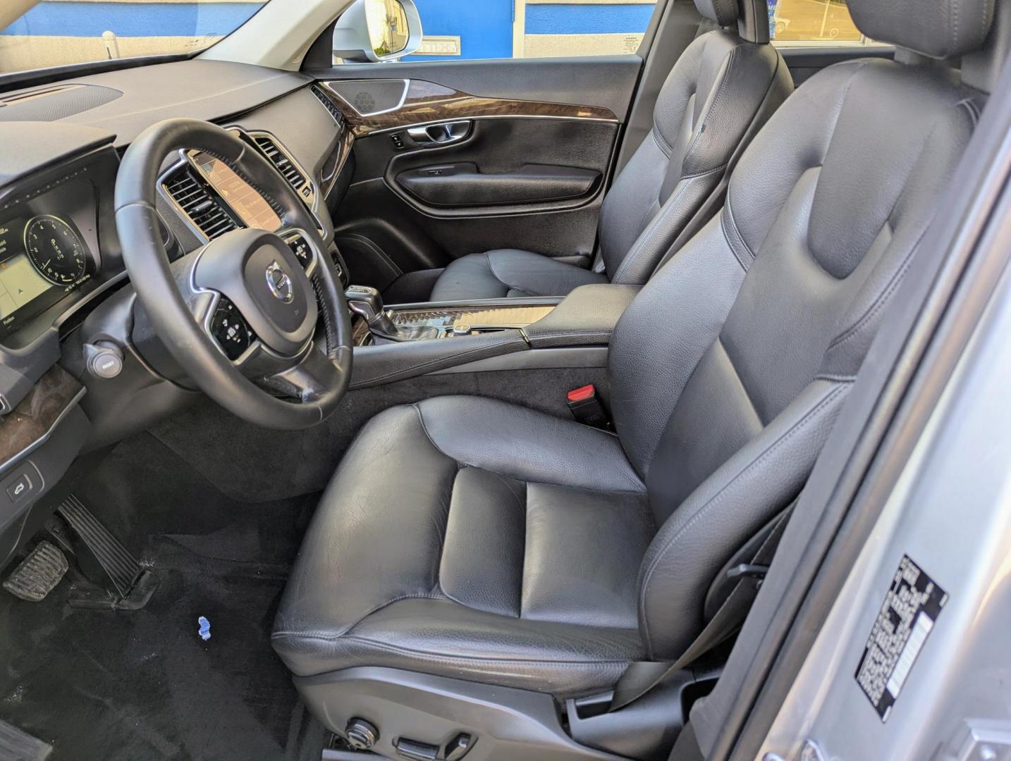 2016 Silver Metallic /Black Leather Volvo XC90 T6 Momentum (YV4A22PK5G1) with an 2.0L L4 DOHC 16V engine, 8A transmission, located at 603 Amelia Street, Plymouth, MI, 48170, (734) 459-5520, 42.378841, -83.464546 - Vehicles shown by appointment - Please call ahead - 734-459-5520, text 734-658-4573 or contact us via our web site at: http://www.selectmotors.com for complete Inventory, Photos, Videos and FREE Carfax Reports. 2016 Volvo XC90 T6 Momentum – Pristine One-Owner Luxury SUV Experience the perfect - Photo#4