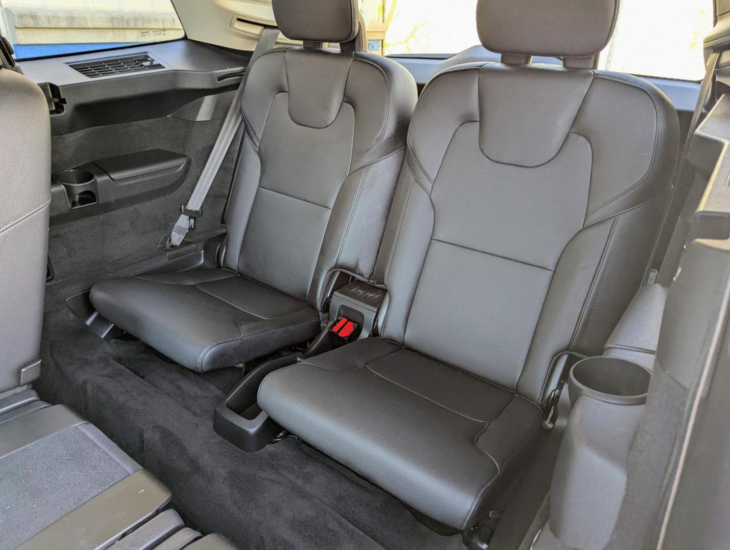 2016 Silver Metallic /Black Leather Volvo XC90 T6 Momentum (YV4A22PK5G1) with an 2.0L L4 DOHC 16V engine, 8A transmission, located at 603 Amelia Street, Plymouth, MI, 48170, (734) 459-5520, 42.378841, -83.464546 - Vehicles shown by appointment - Please call ahead - 734-459-5520, text 734-658-4573 or contact us via our web site at: http://www.selectmotors.com for complete Inventory, Photos, Videos and FREE Carfax Reports. 2016 Volvo XC90 T6 Momentum – Pristine One-Owner Luxury SUV Experience the perfect - Photo#7