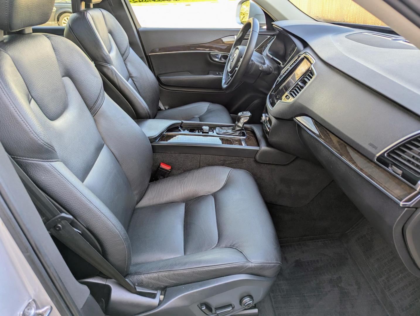 2016 Silver Metallic /Black Leather Volvo XC90 T6 Momentum (YV4A22PK5G1) with an 2.0L L4 DOHC 16V engine, 8A transmission, located at 603 Amelia Street, Plymouth, MI, 48170, (734) 459-5520, 42.378841, -83.464546 - Vehicles shown by appointment - Please call ahead - 734-459-5520, text 734-658-4573 or contact us via our web site at: http://www.selectmotors.com for complete Inventory, Photos, Videos and FREE Carfax Reports. 2016 Volvo XC90 T6 Momentum – Pristine One-Owner Luxury SUV Experience the perfect - Photo#8